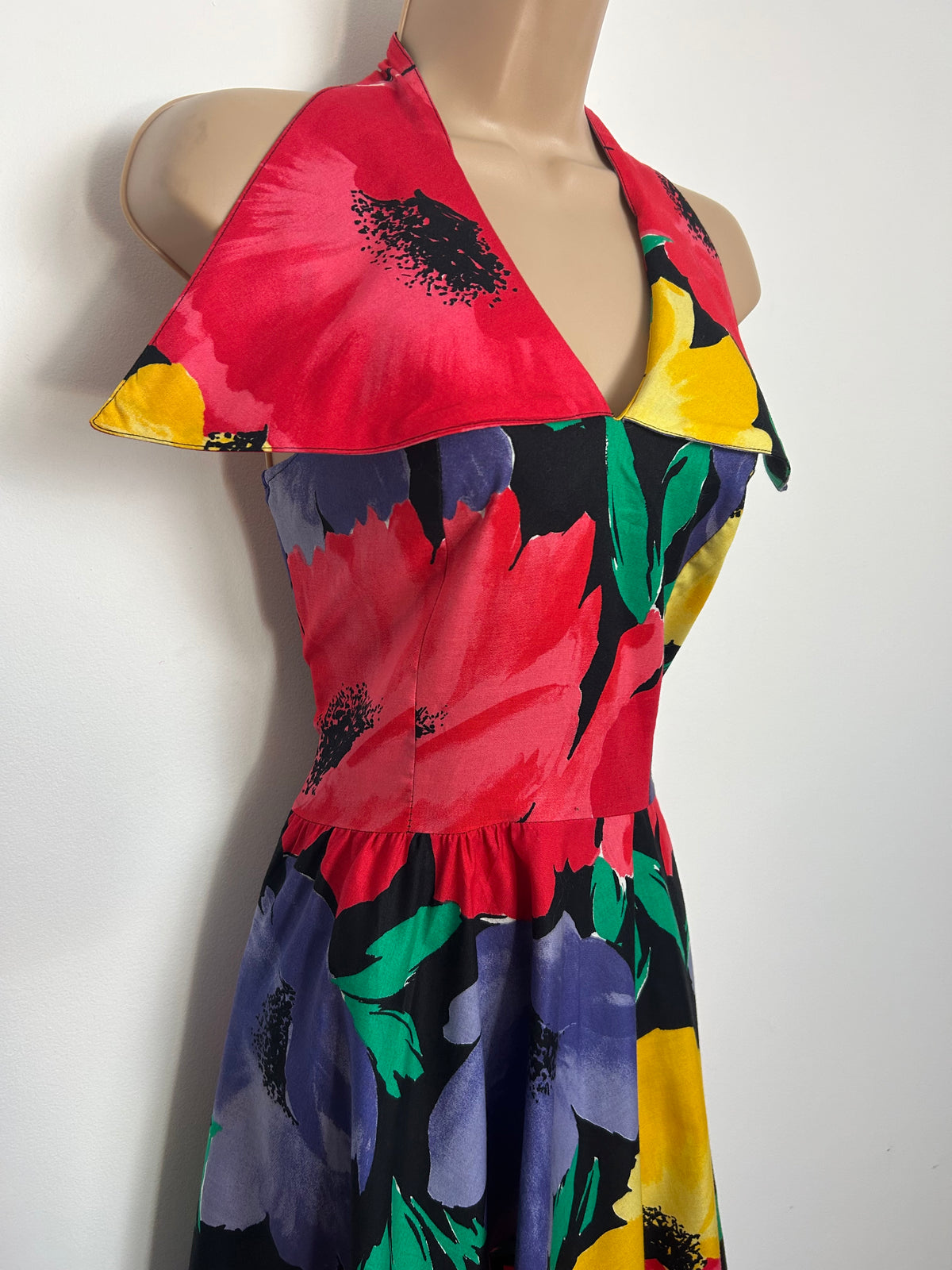 Vintage 1980s Size 8 Black Red & Yellow Wide Collared Halter Neck Summer Prom Dress
