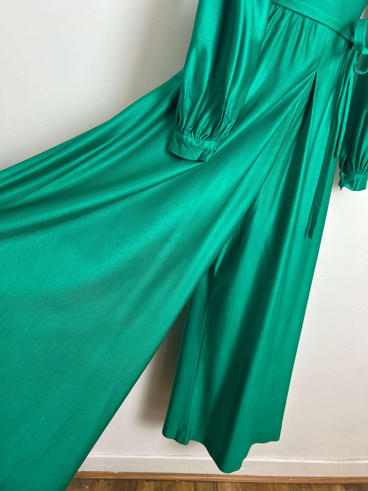 Vintage 1970s KATI AT LAURA PHILLIPS Size 8 Emerald Green Long Sleeve Belted Wide Leg Jumpsuit