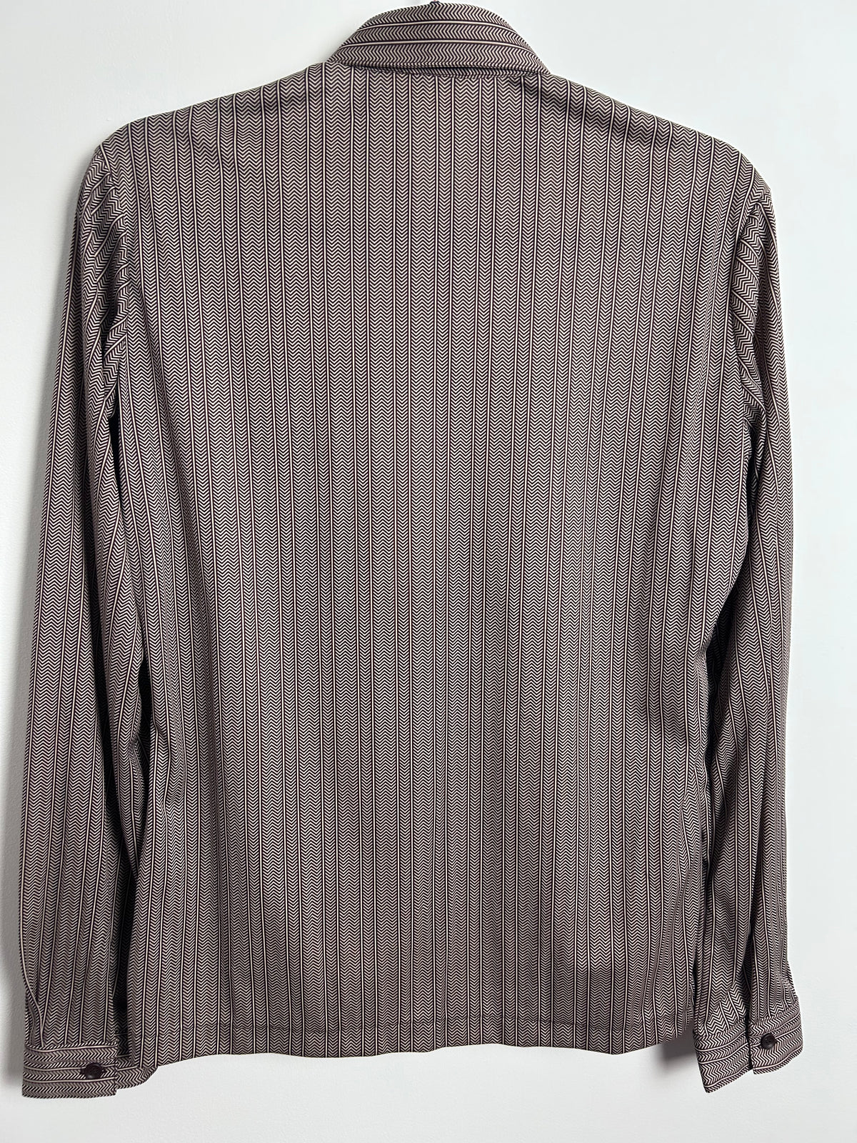 Vintage 1970s Size 14 Brown & White Chevron Stripe Print Long Sleeve Shirt