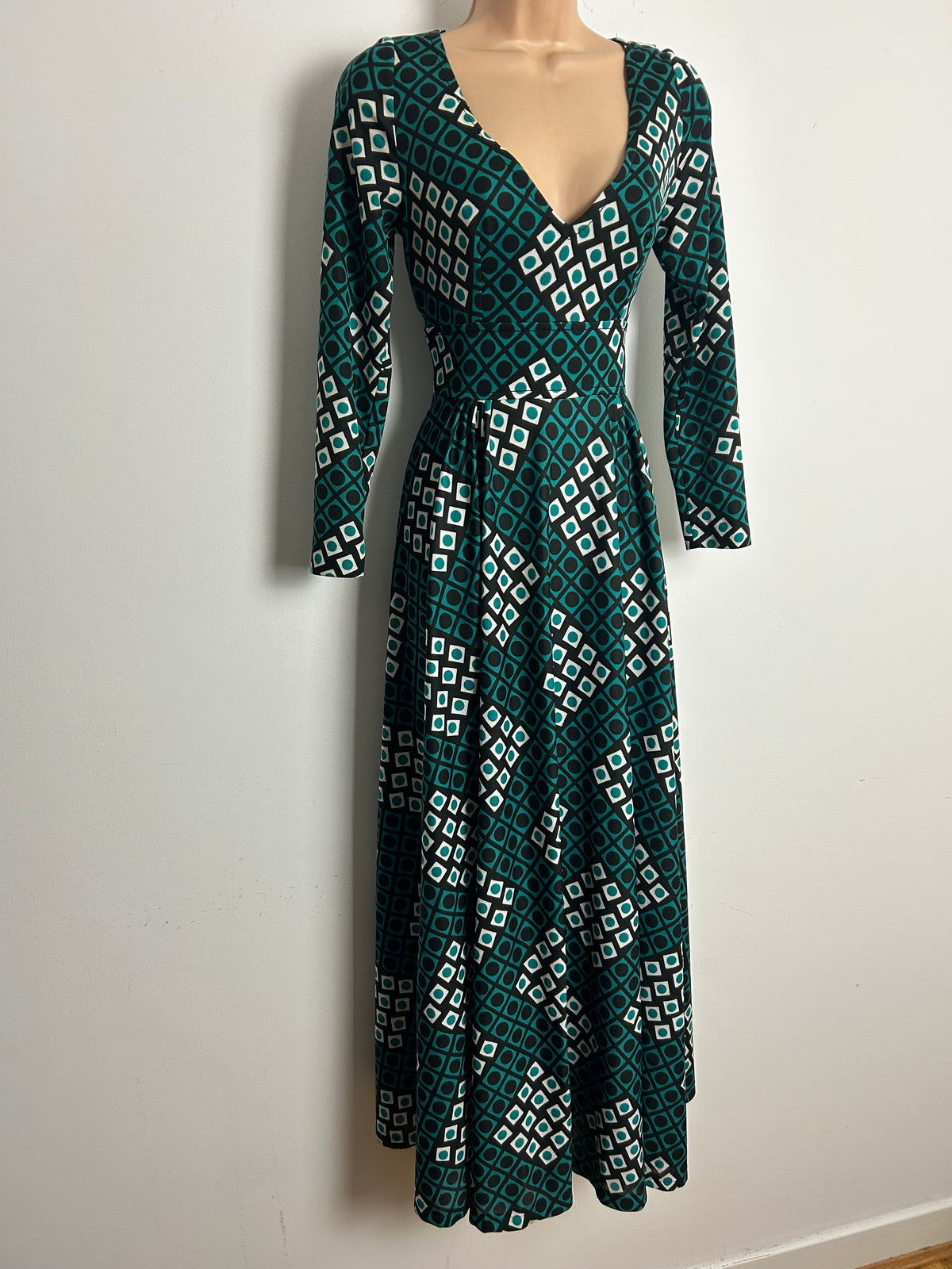Vintage 1970s LEROSE Size 8 Black Teal & White Diamond & Spot Print Long Sleeve Maxi Dress