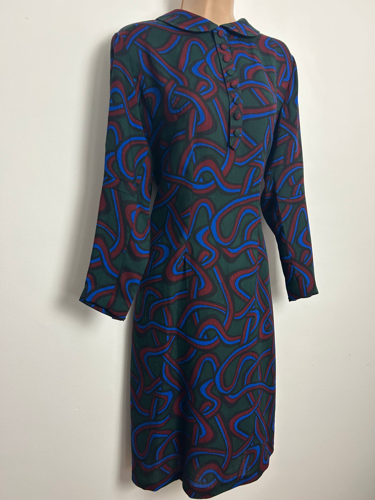 Vintage 1960s Size 14 Dark Green Red & Blue Swirly Stripe Print 3/4 Sleeve Shift Dress