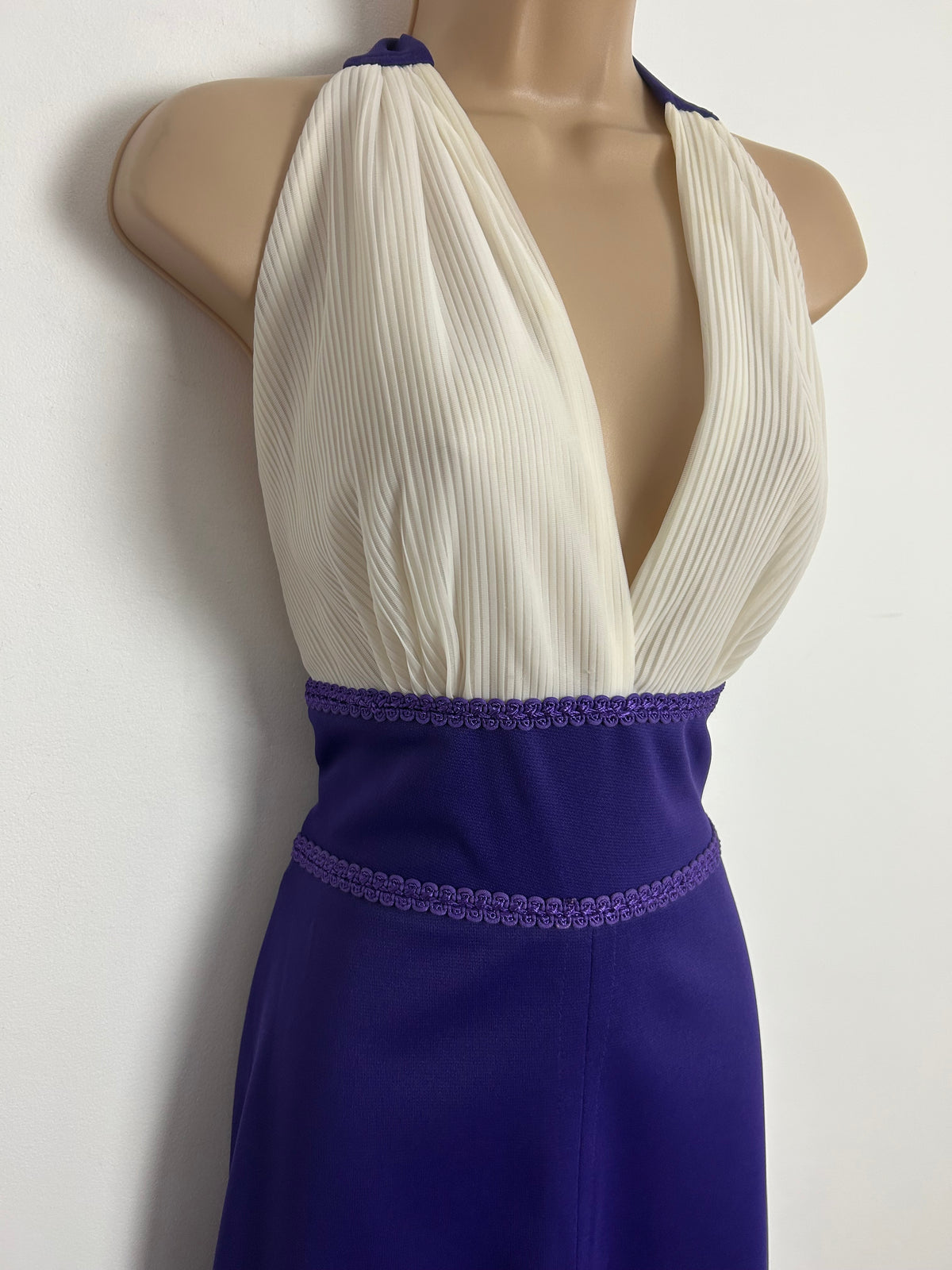 Vintage 1970s Size 10 Purple & White Plisse Pleated Halter Style Braid Trim Occasion Maxi Dress