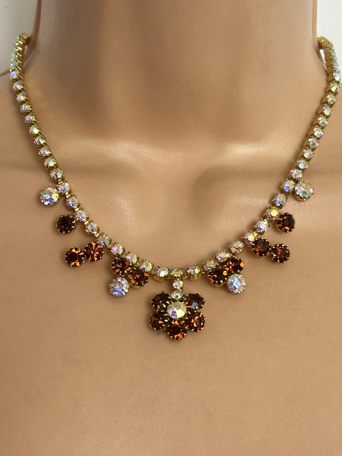Vintage 1960s Beautiful Gold Tone Aurora Borealis & Amber Colour Diamante Set Dangle Necklace