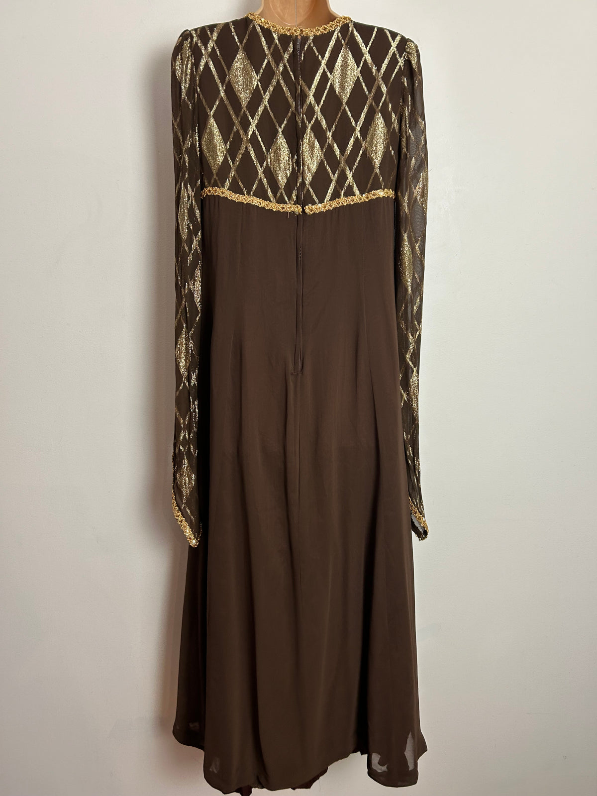 Vintage Early 1960s ALEXANDER CLARE UK Size 10 Brown & Gold Lurex Diamond Pattern Long Sleeve Occasion Maxi Dress