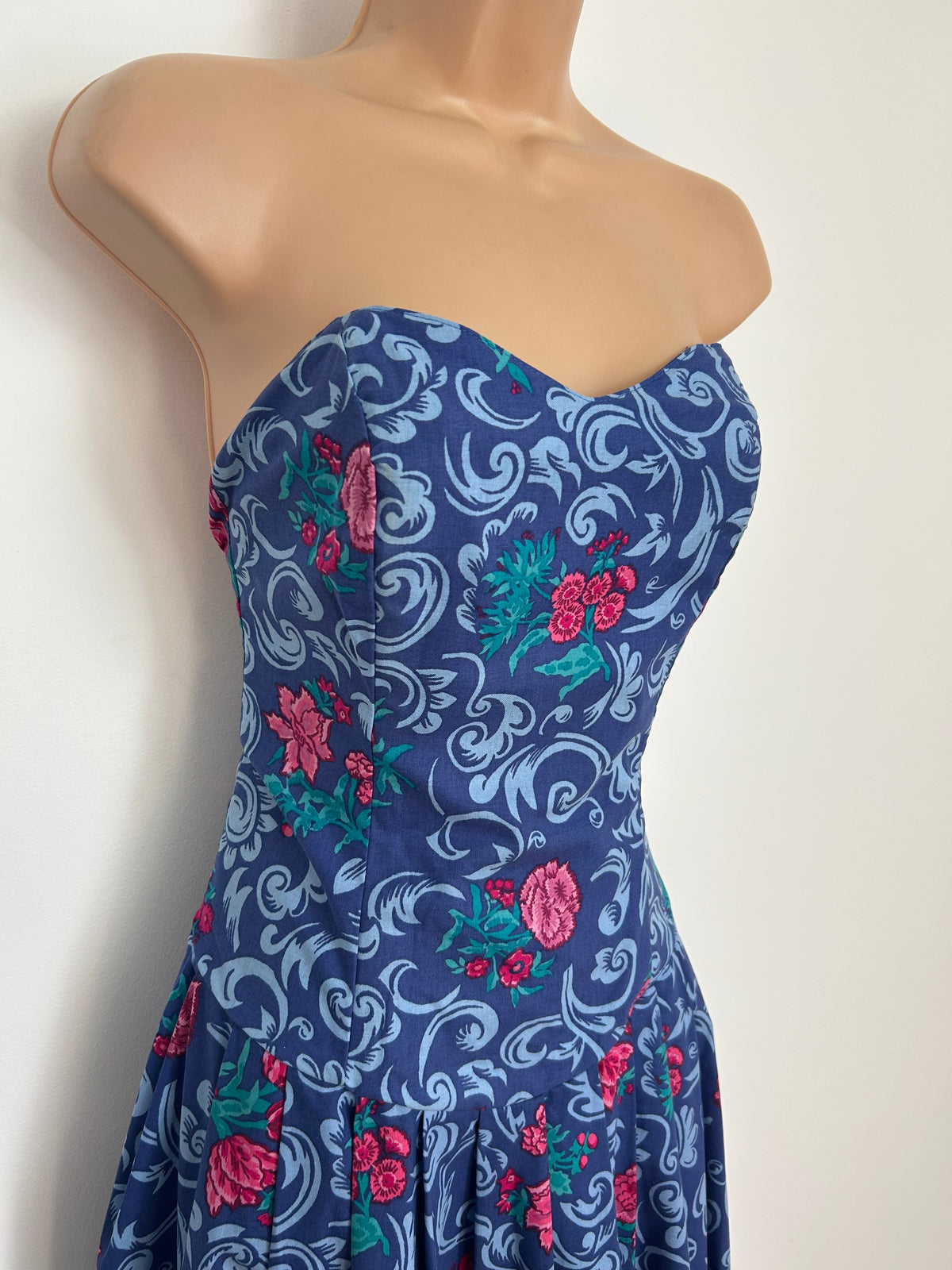 Vintage 1980s LAURA ASHLEY Size 6/8 (Size 10) Blue & Pink Floral Print Strapless Boned Pleated Occasion Dress