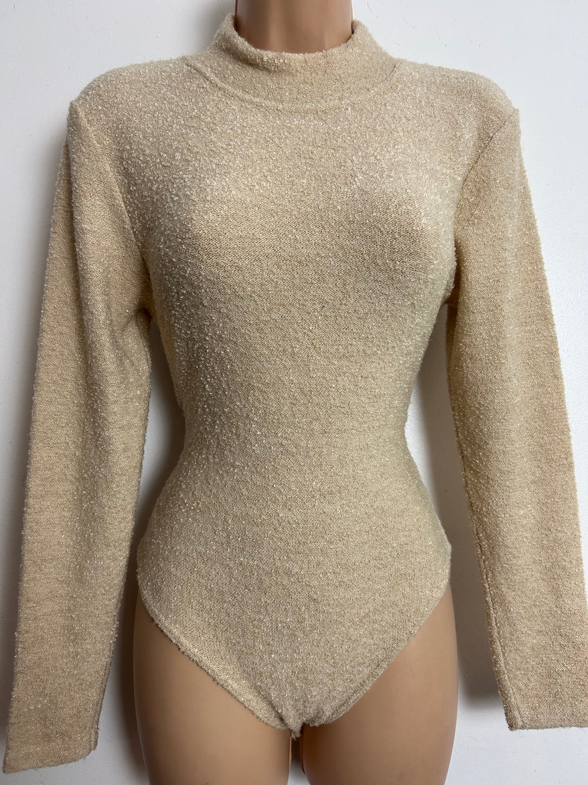 Vintage 1980s 1990s Size 10-12 Beige Soft Textured Long Sleeve Bodysuit