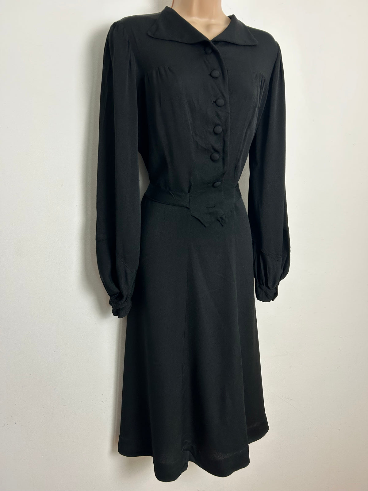 Vintage Original 1940's Size 14-16 Black Rayon Long Sleeve Midi Dress