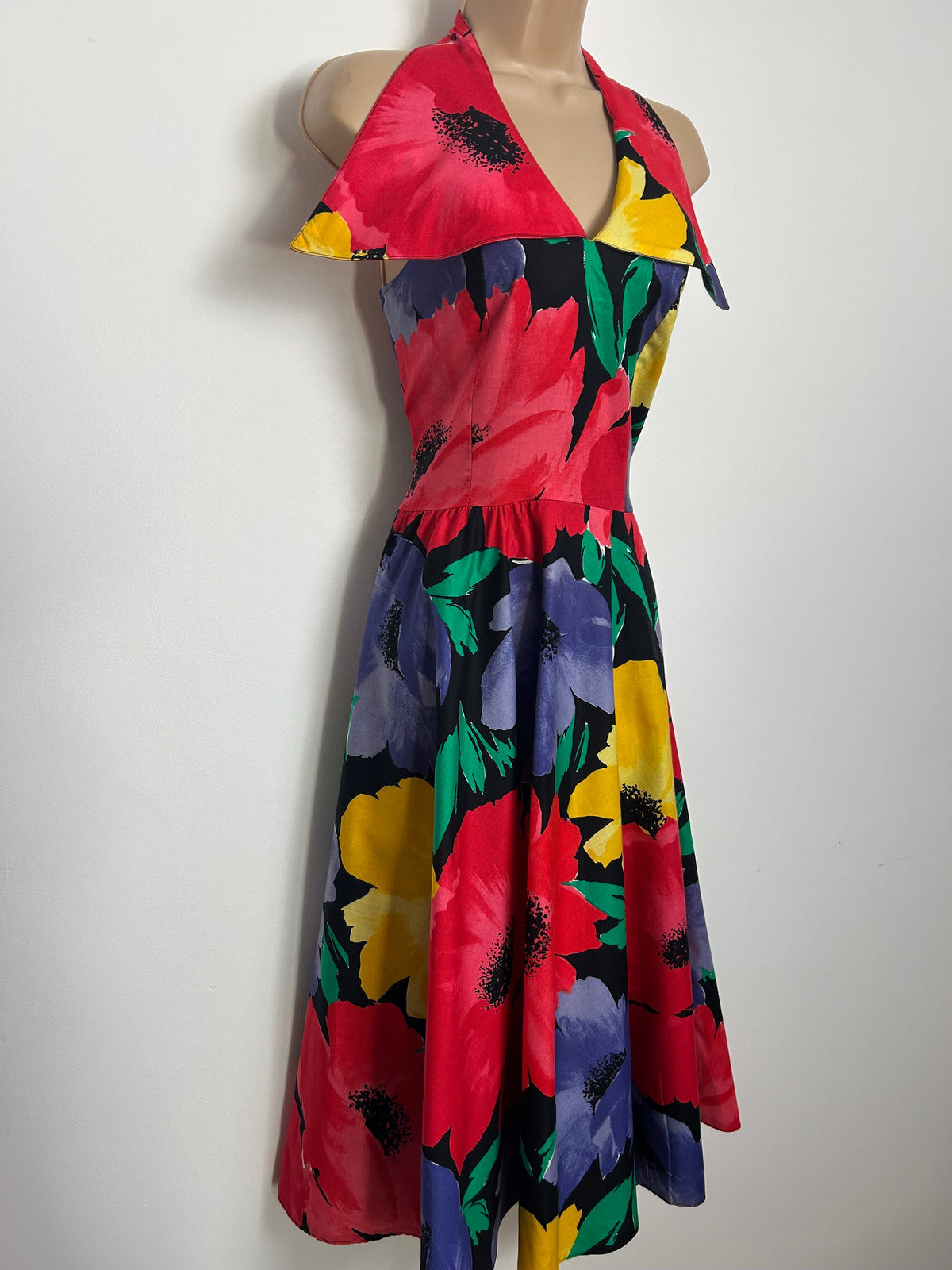 Vintage 1980s Size 8 Black Red & Yellow Wide Collared Halter Neck Summer Prom Dress