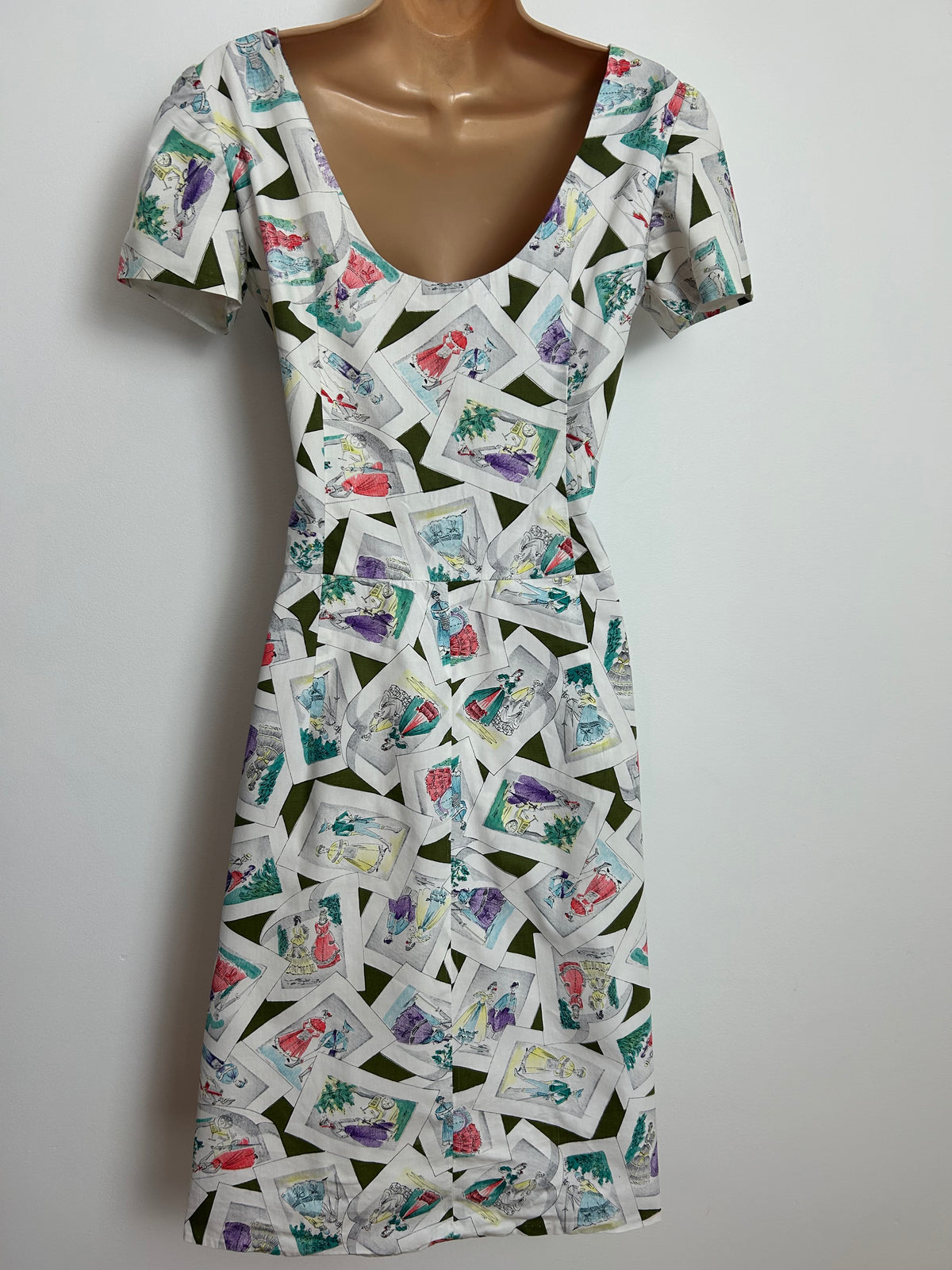 Vintage Late 1950s Size 10 White Fashion Scenes Postcard Novelty Print Cotton Summer Wiggle  Day Dress