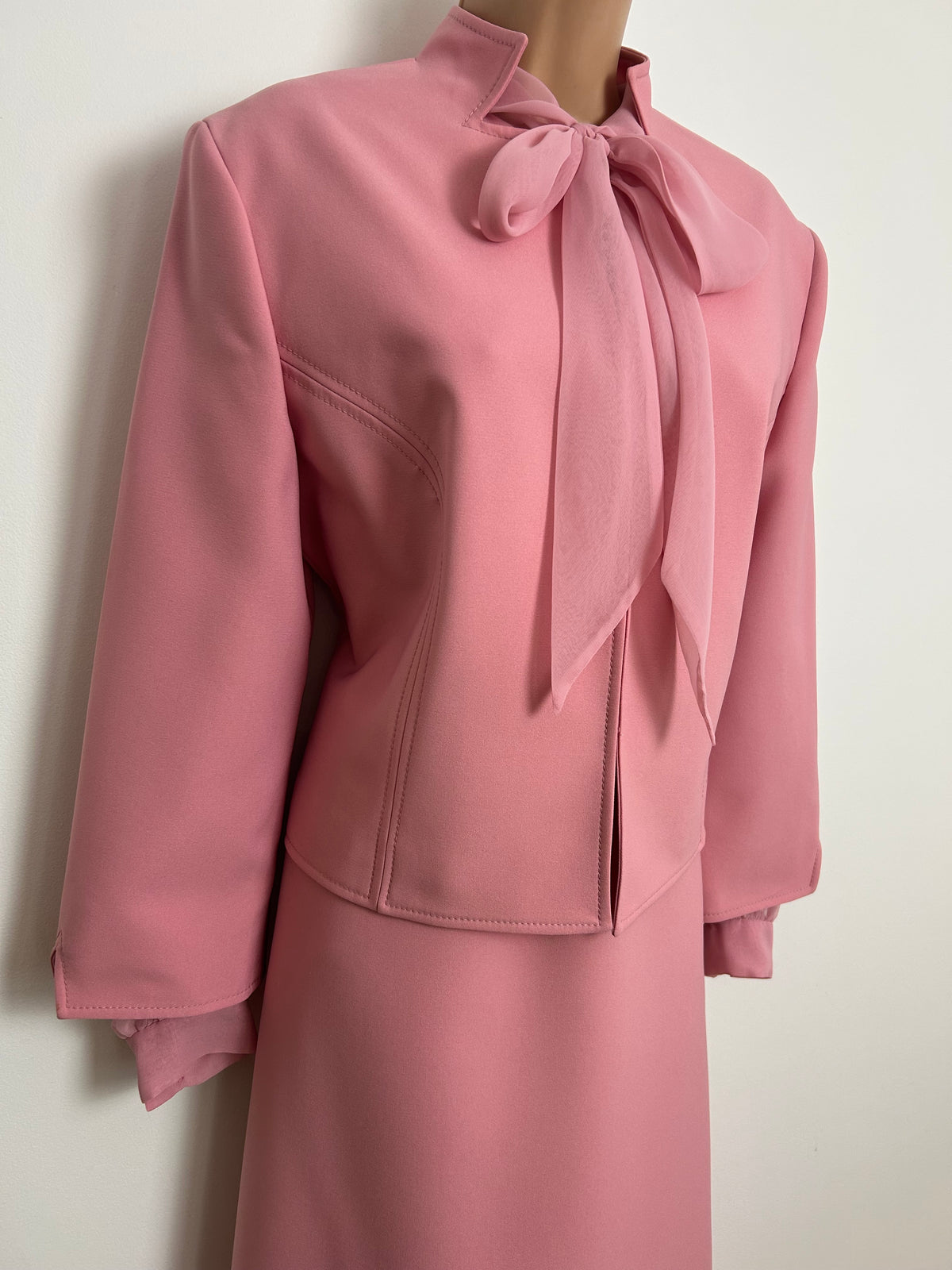 Vintage 1960s PEGGY FRENCH COUTURE Size 12 Pale Pink Pussy Bow Tie Mod Dress & Matching Jacket