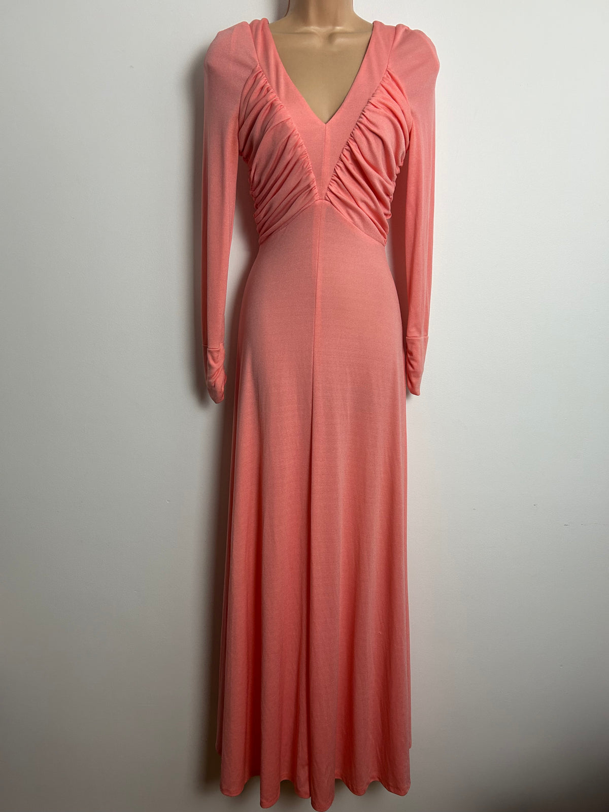 Vintage 1970s SHELENA Size 8 Peach Ruched Bodice Detail Long Sleeve Maxi Dress
