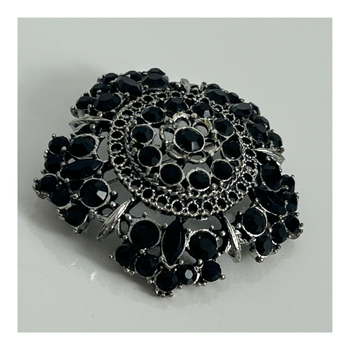 Vintage 1970s Silver Tone & Black Stone Set Brooch
