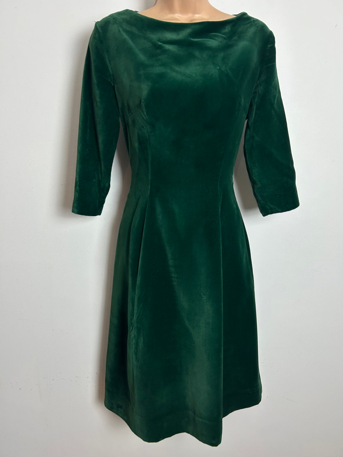 Vintage 1960s EMMAR Size 8 Bottle Green Velvet Wiggle Xmas Dress