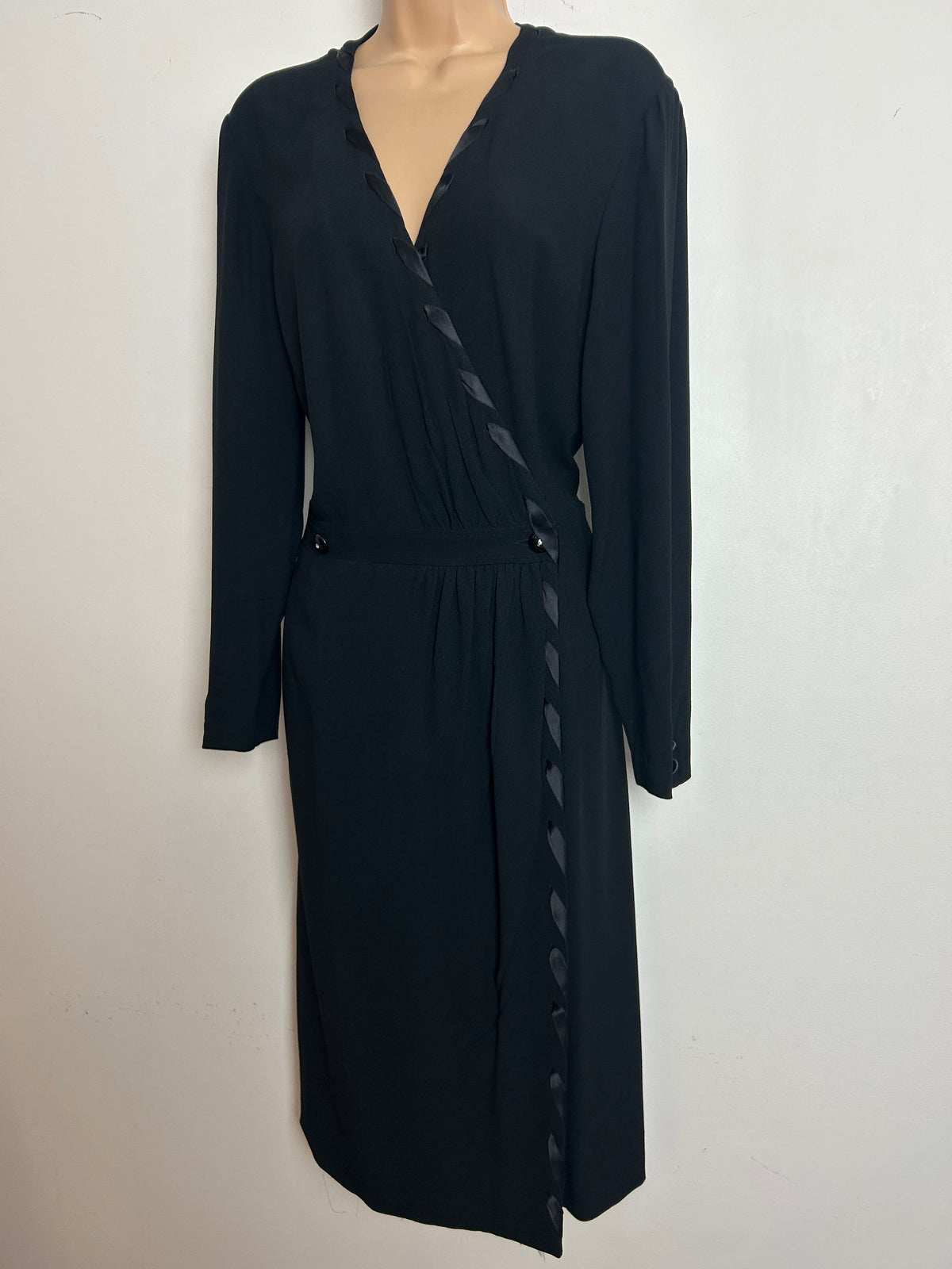 Vintage 1980s VALENTINO MISS V Size 12 Black 1940s STYLE Ribbon Trim Wrap Dress