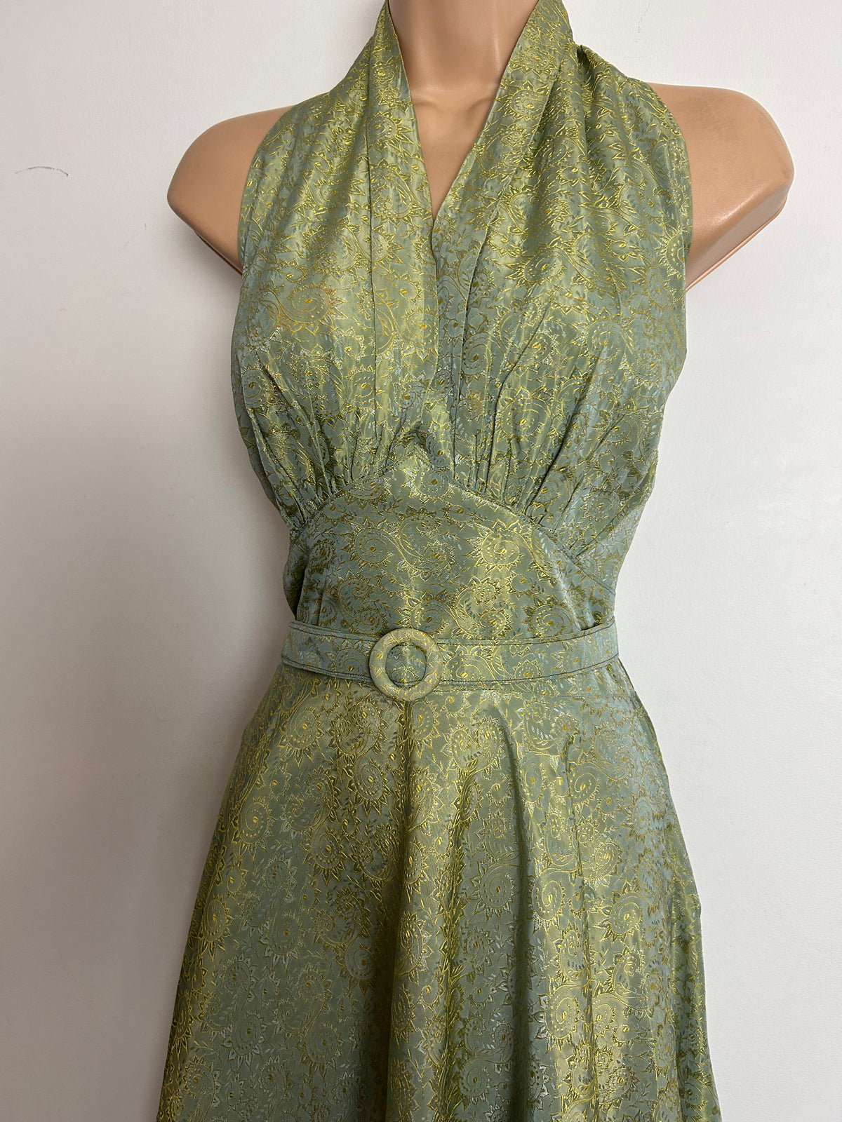 Vintage 1940s Size 8 Stunning Pale Green & Gold Paisley Brocade Halter Neck Belted Full Length Evening Gown