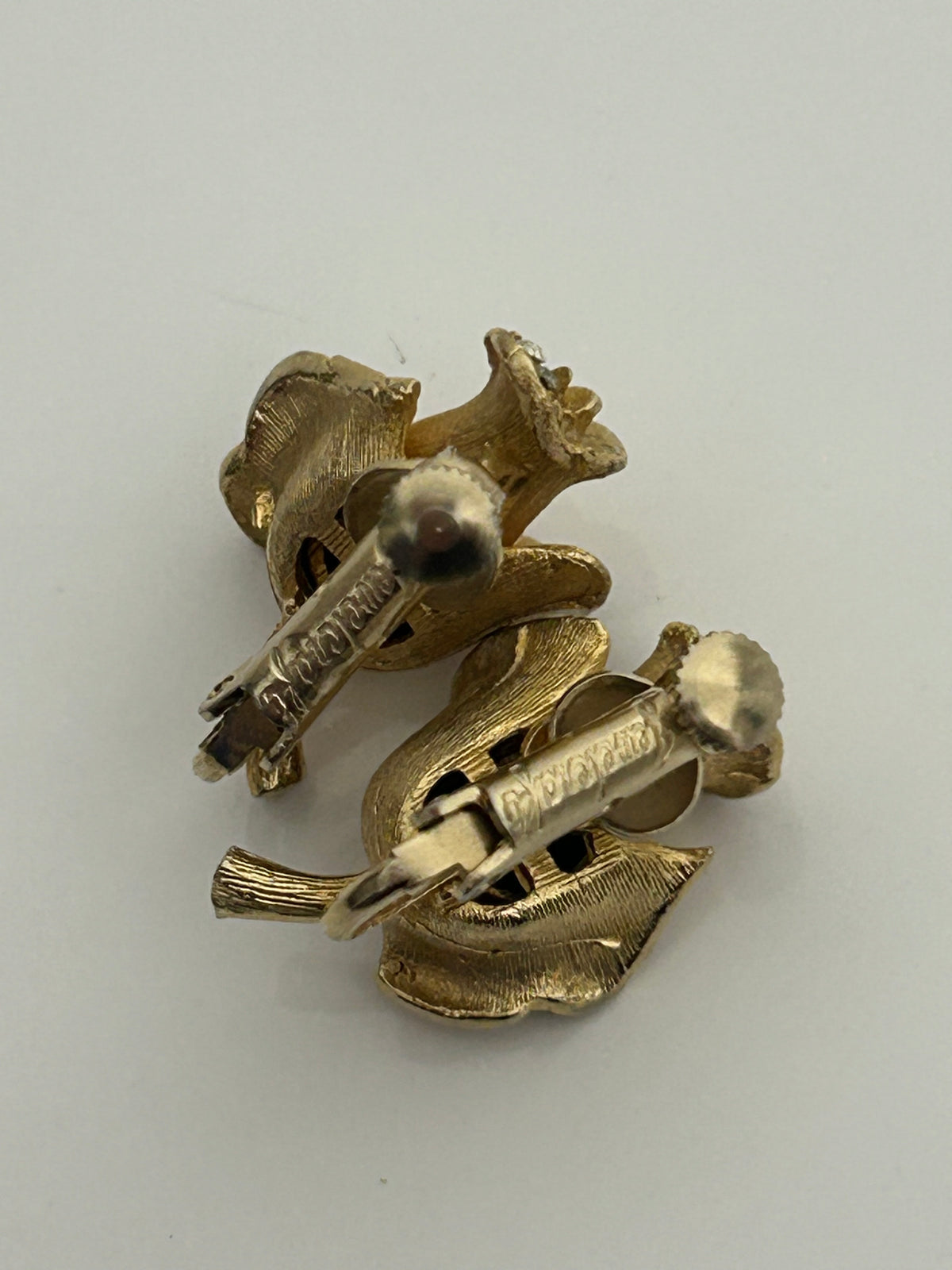 Vintage 1960s JEWELCRAFT Gold Tone Rose Bud Diamante Set Clip On Earrings