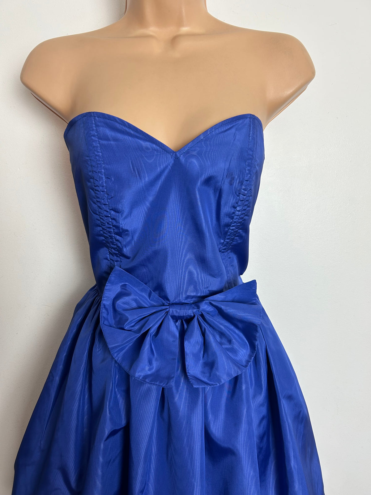 Vintage 1980s VIVIEN SMITH Size 6-8 AMAZING Blue Watermark Strapless Tiered Occasion Ballgown