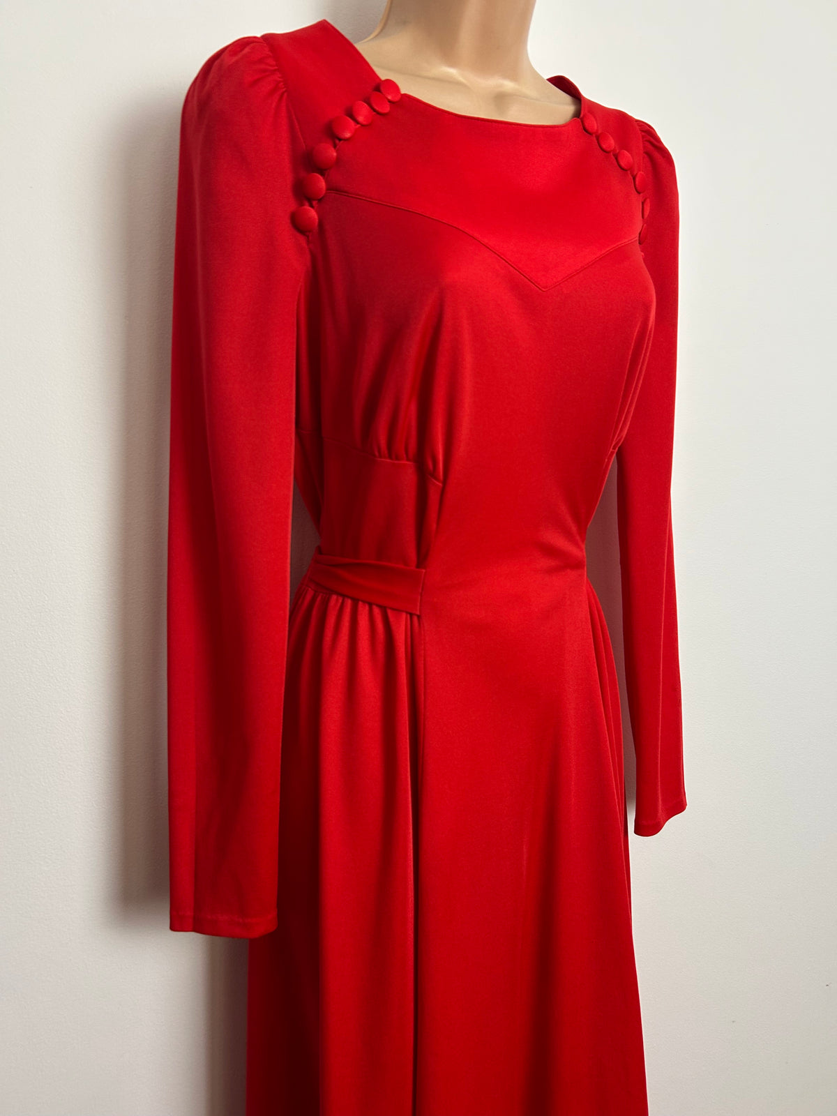 Vintage 1970s Size 12 Red Long Sleeve Button Detail Tie Back Maxi Dress