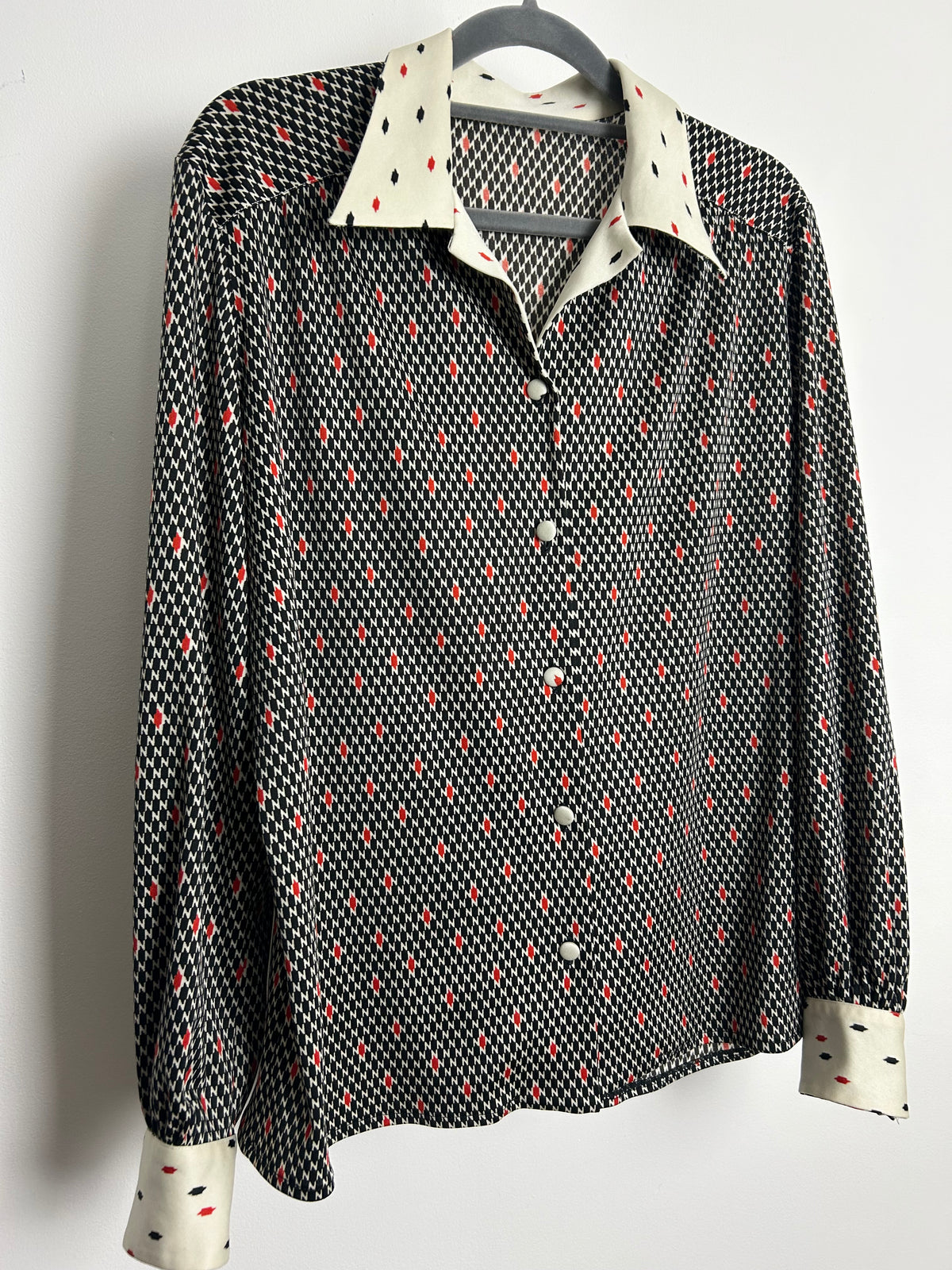 Vintage 1970s Size 16 Black Cream & Red Abstract Check Print Long Sleeve Collared Shirt