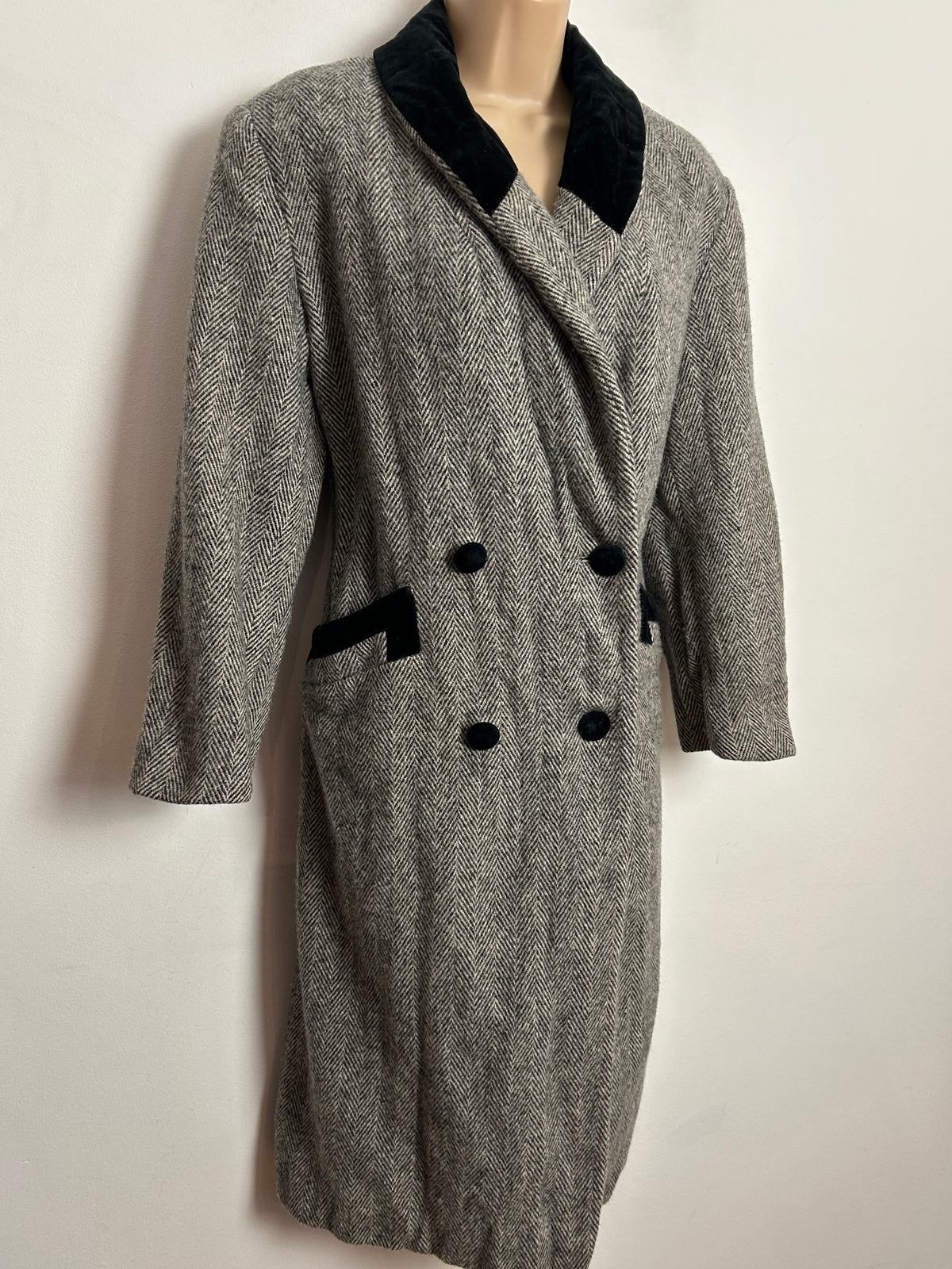 Vintage 1980s NOBLE FASHIONS UK Size 14 Grey Herringbone Wool Velvet Trim Double Breasted Coat