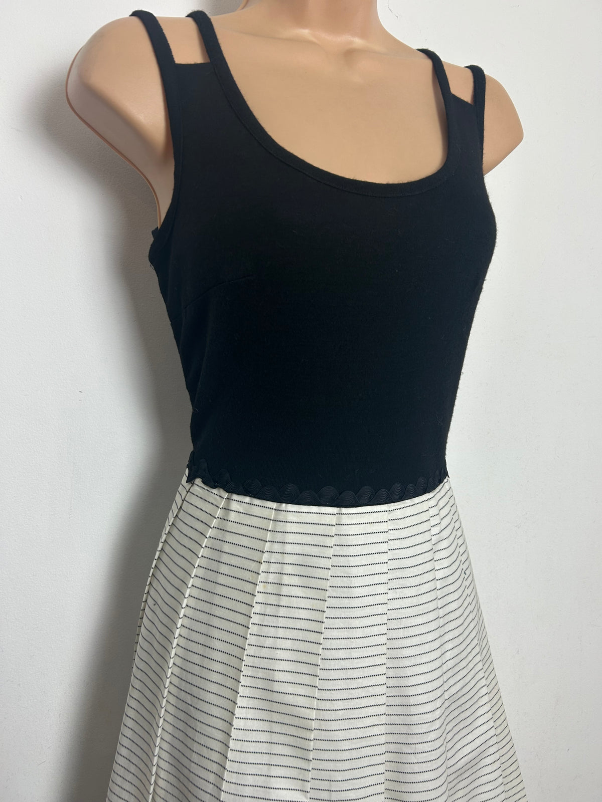 Vintage 1970s IAN PETERS Size 10-12 Black & Cream Ric Rac & Pom Pom Trim Pleated Dress