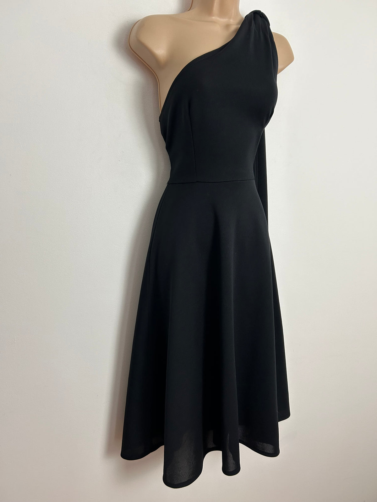 Vintage 1970s UK Size 8 Black One Shoulder Watteau Train Fit Flare Evening Party Dress
