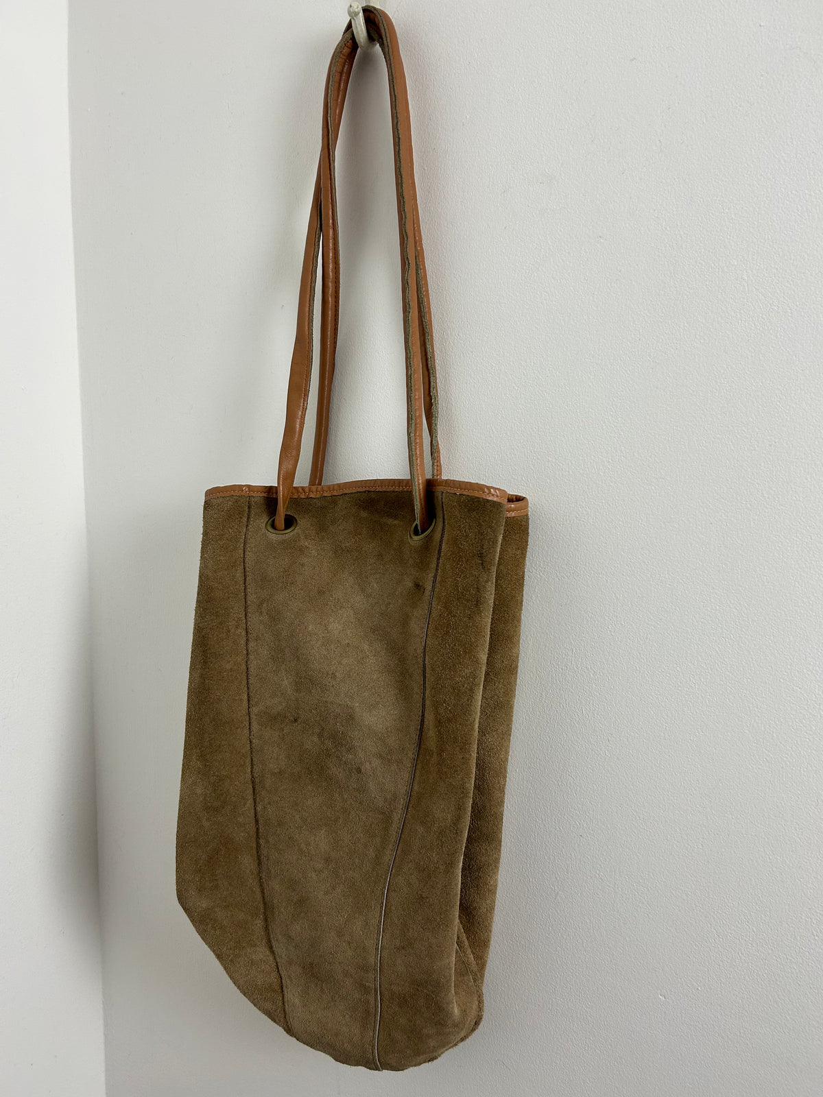 Vintage 1970s Dark Beige Suede & Tan Leather Large Tote/Bucket Bag