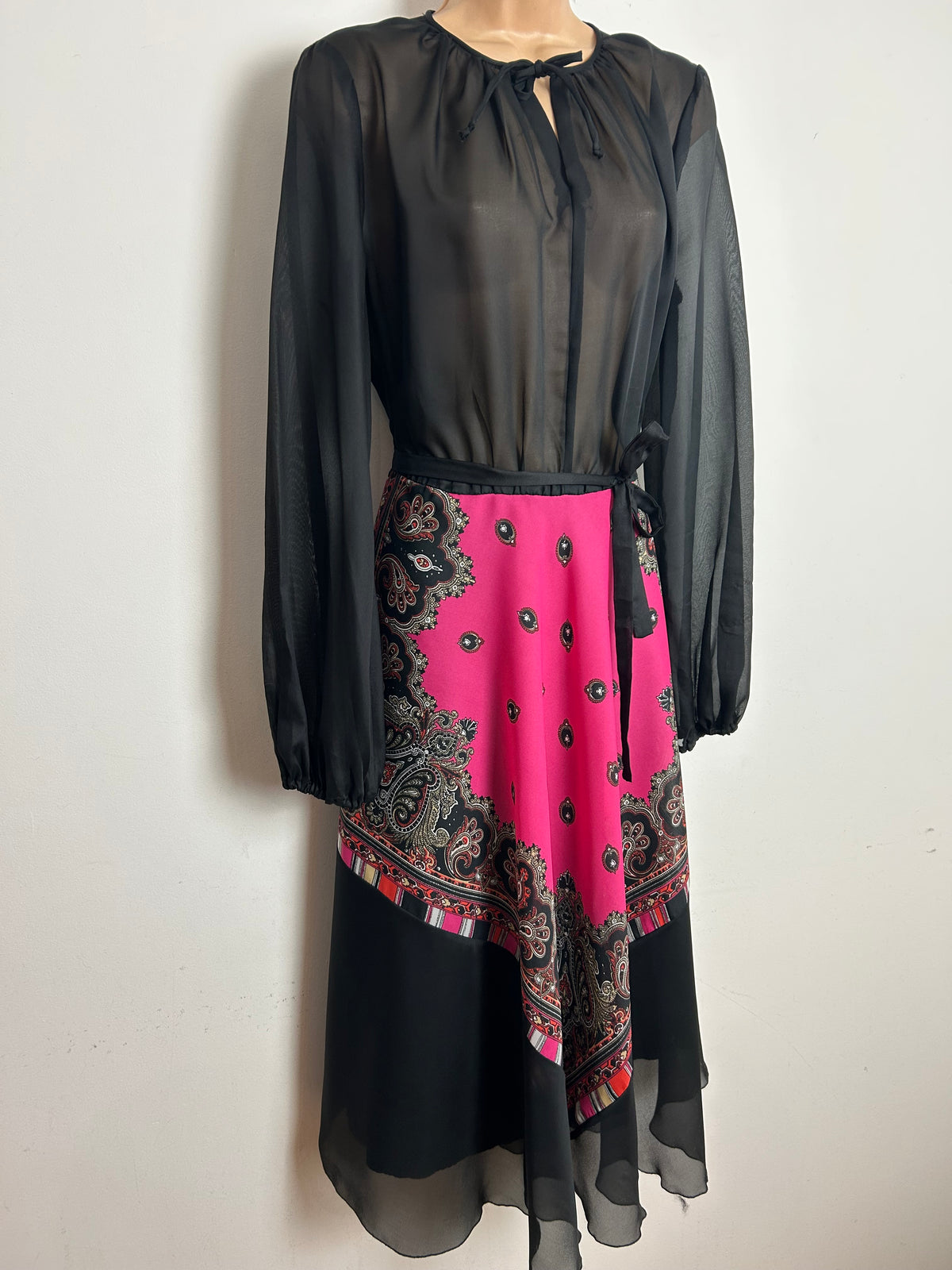 Vintage 1970s Size 16 Black & Pink Chiffon Long Sleeve Belted Midi Day Dress