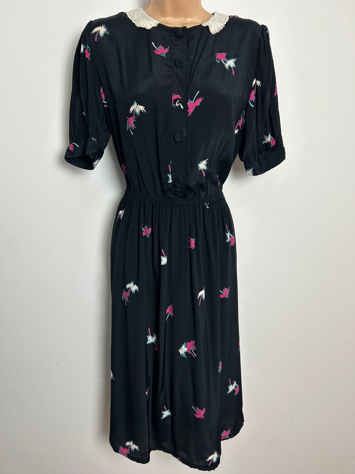 Vintage 1980s Size 10-12 Black Pink & White Palm Tree Print 1940s Style Day Dress