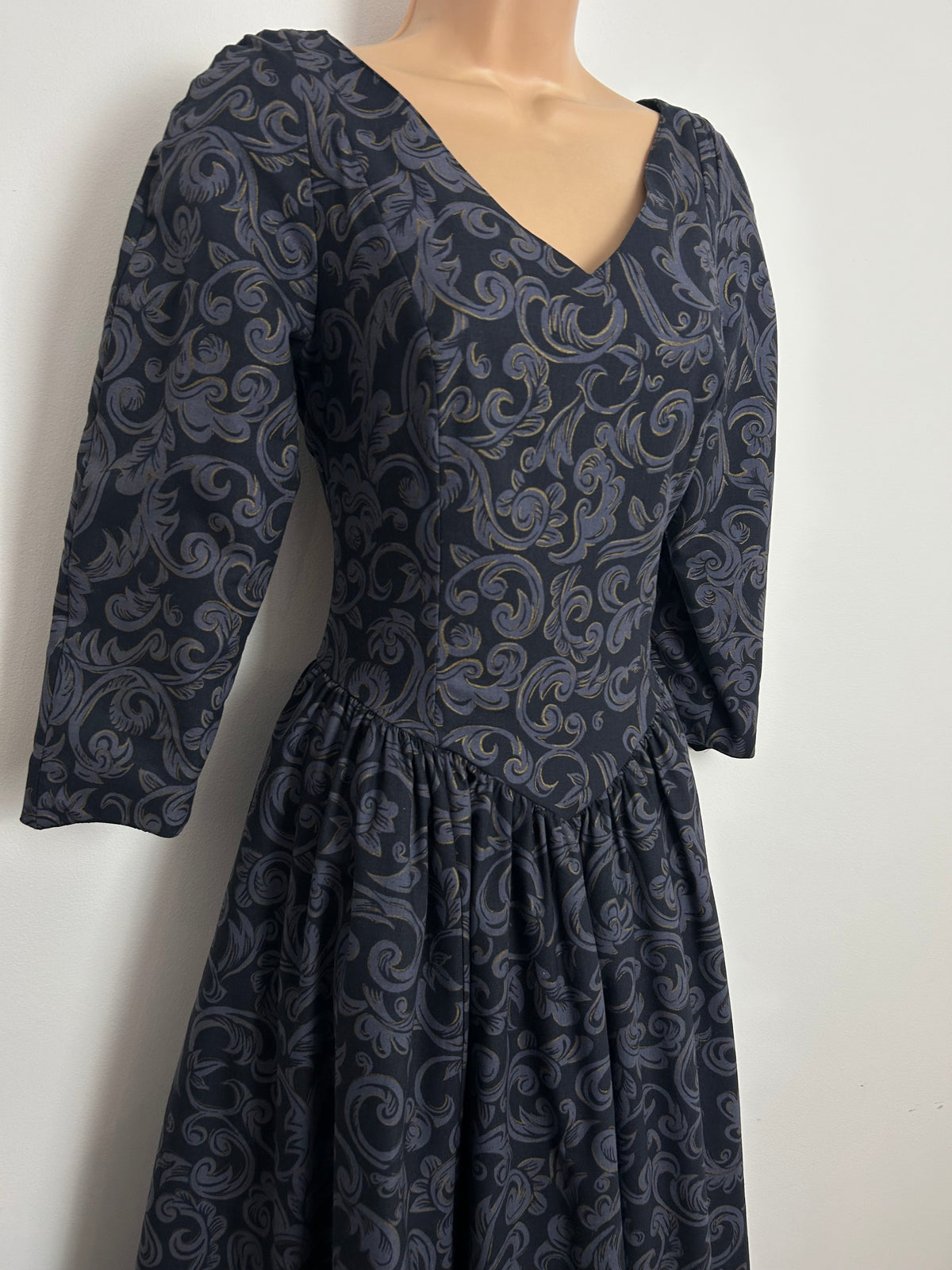 Vintage 1980s LAURA ASHLEY Size 8 Dark Grey & Gold Pattern Occasion Ballgown Dress
