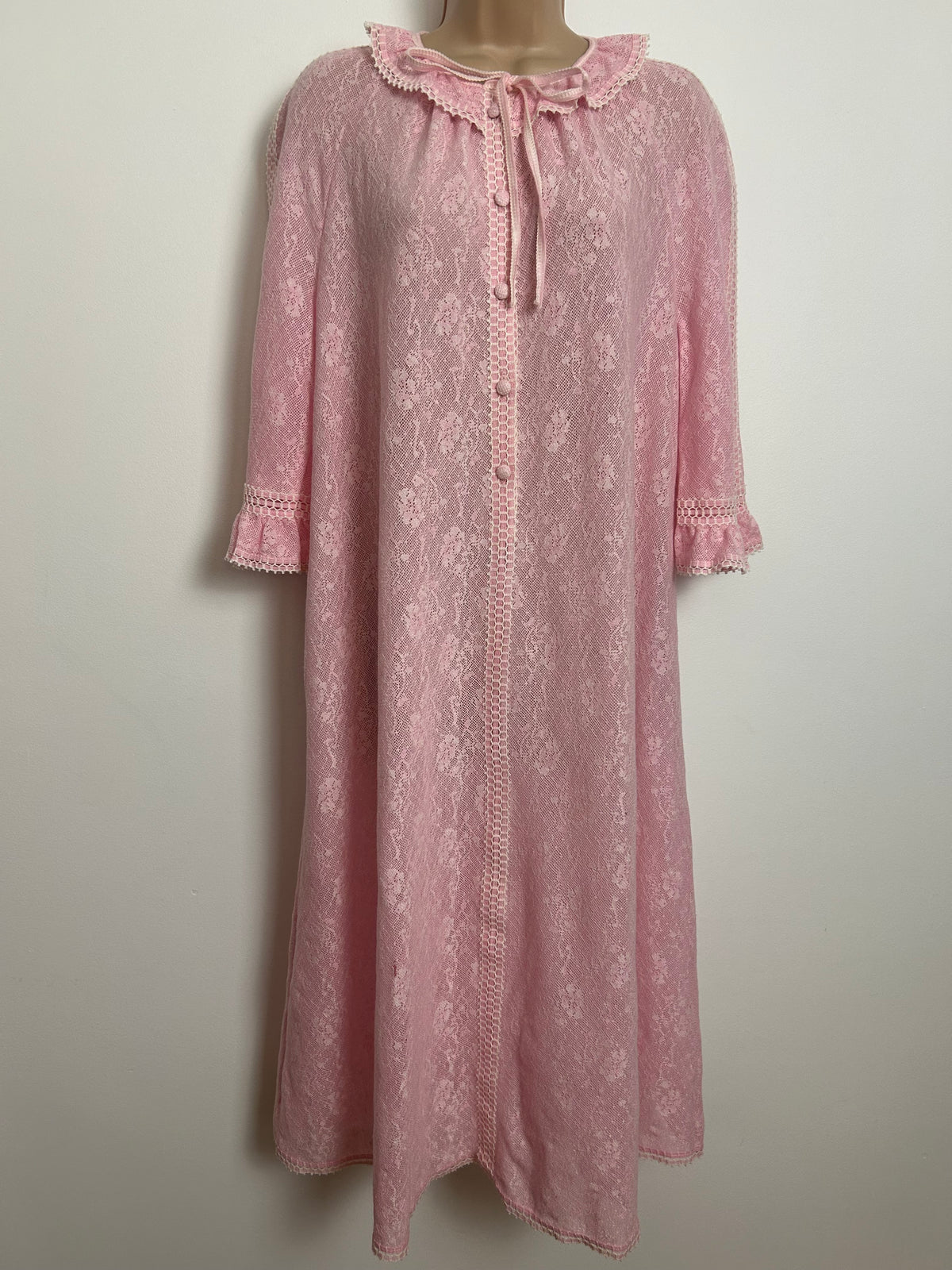 Vintage HANRO Size 16 Pink Lace Trim Midi Length House Nightie/Nightdress