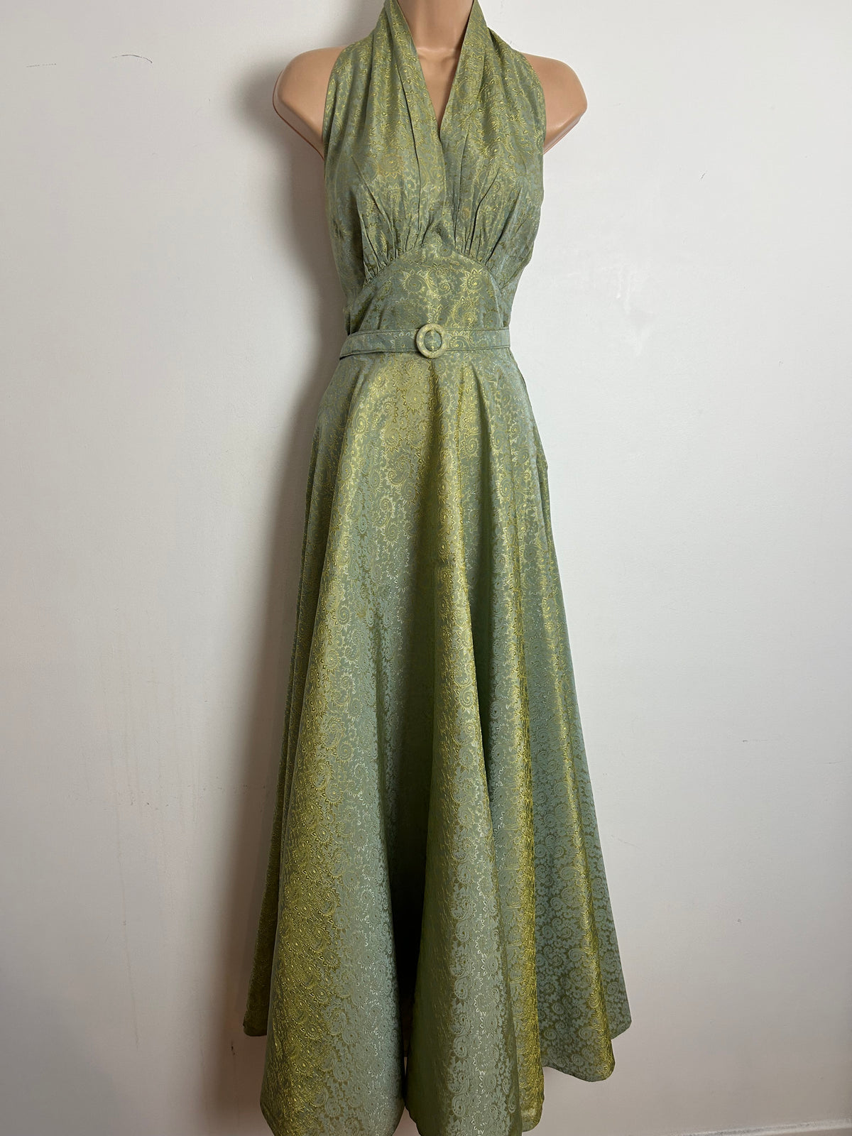 Vintage 1940s Size 8 Stunning Pale Green & Gold Paisley Brocade Halter Neck Belted Full Length Evening Gown