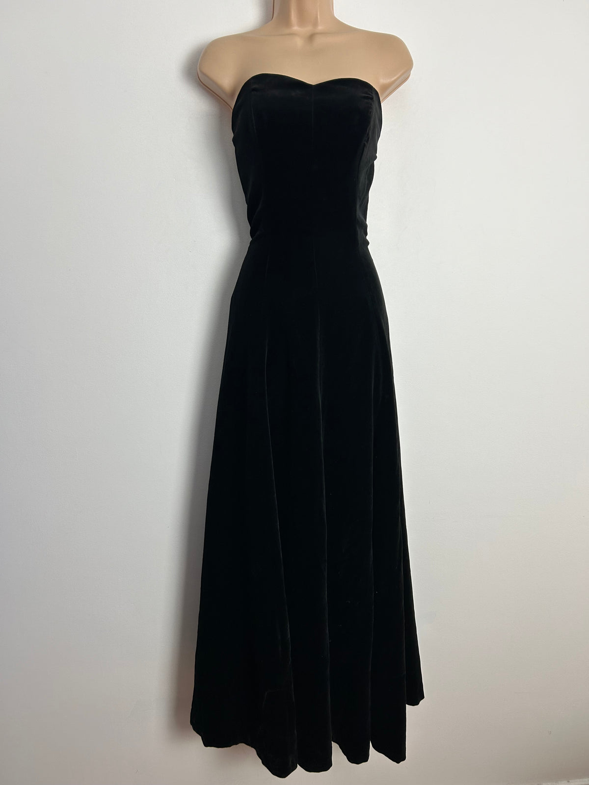 Vintage 1980s LAURA ASHLEY DEADSTOCK UK Size 12 (Size 16 On Label) Black Velvet Strapless Evening Gown