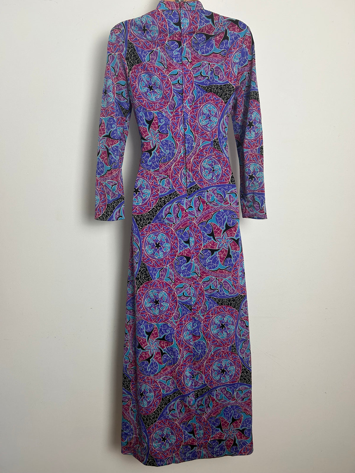 Vintage 1970s Size 6-8 Pink Purple & Turquoise Psychedelic Abstract Keyhole Maxi Dress