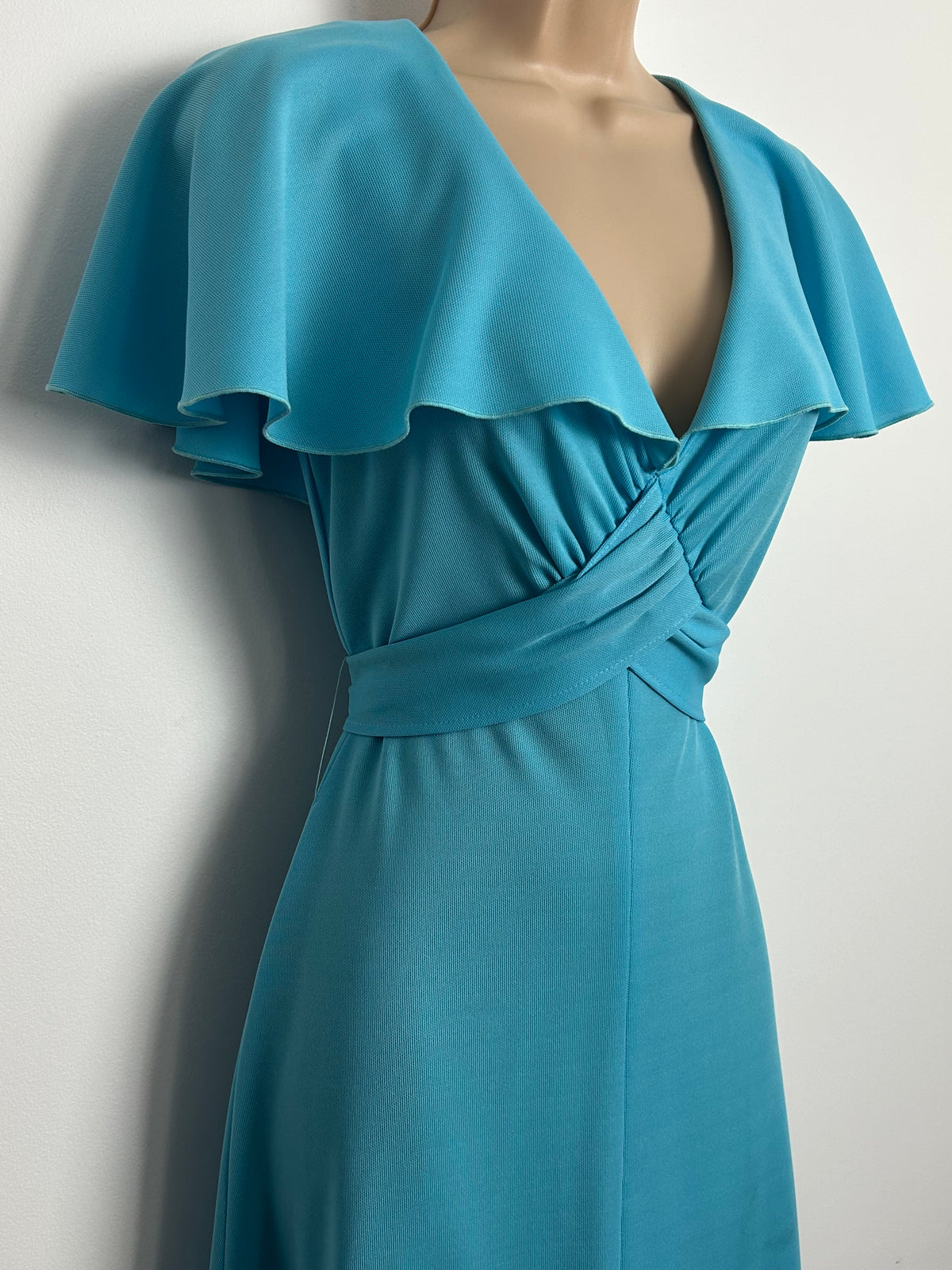 Vintage 1970s RICHARD SHOPS Size 8 Pale Blue Cape Collar Tie Back Maxi Dress