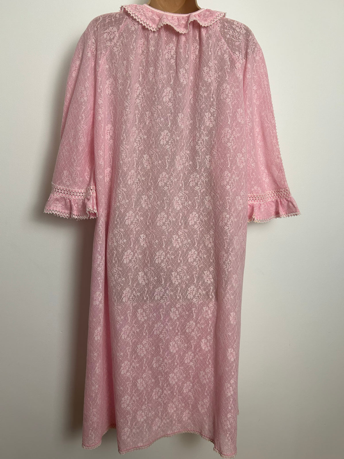 Vintage HANRO Size 16 Pink Lace Trim Midi Length House Nightie/Nightdress