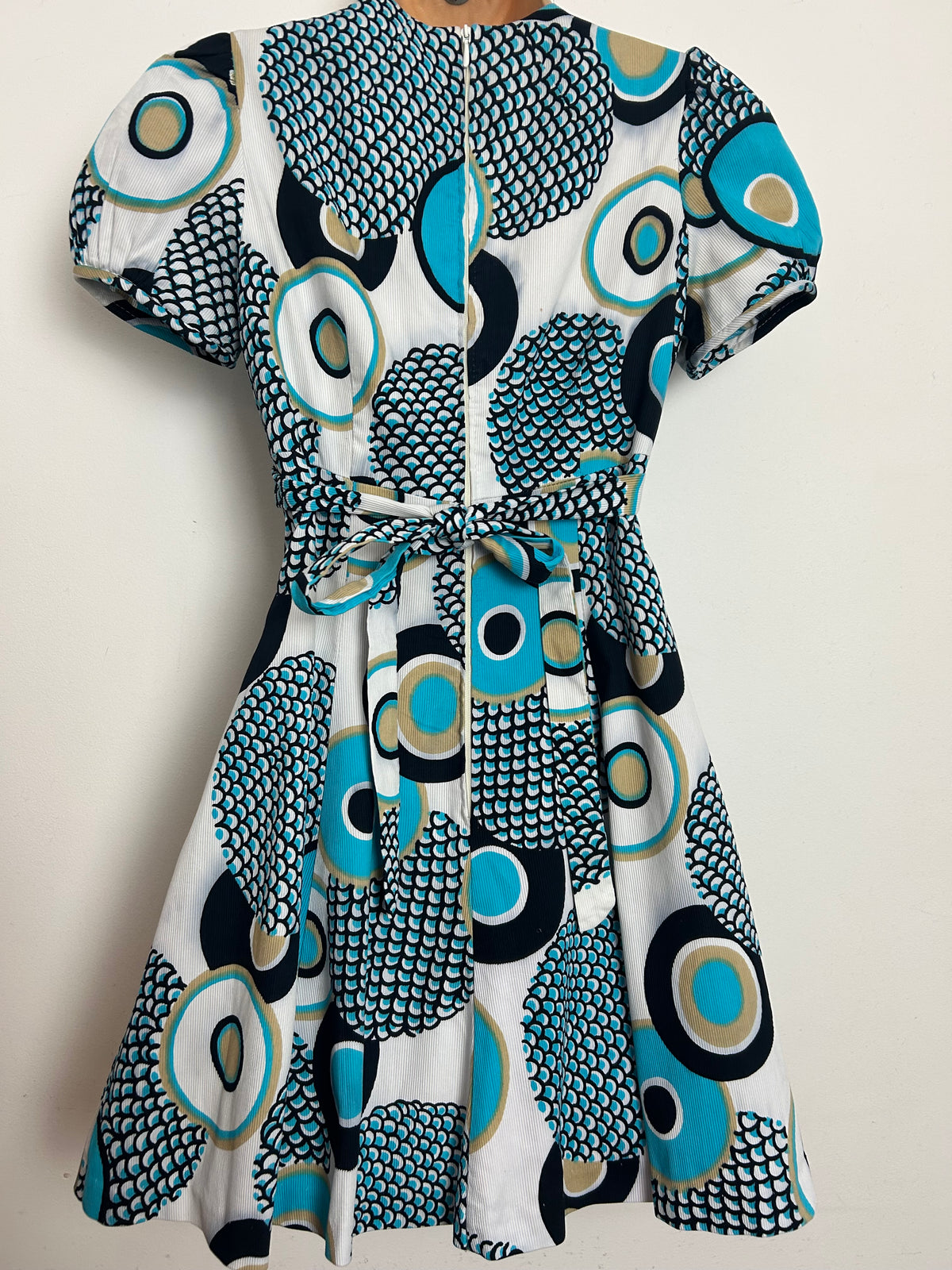 Vintage 1960s CANDA INTERNATIONAL Size 6 White Black Turquoise & Mocha Abstract Print Mini Mod Dress