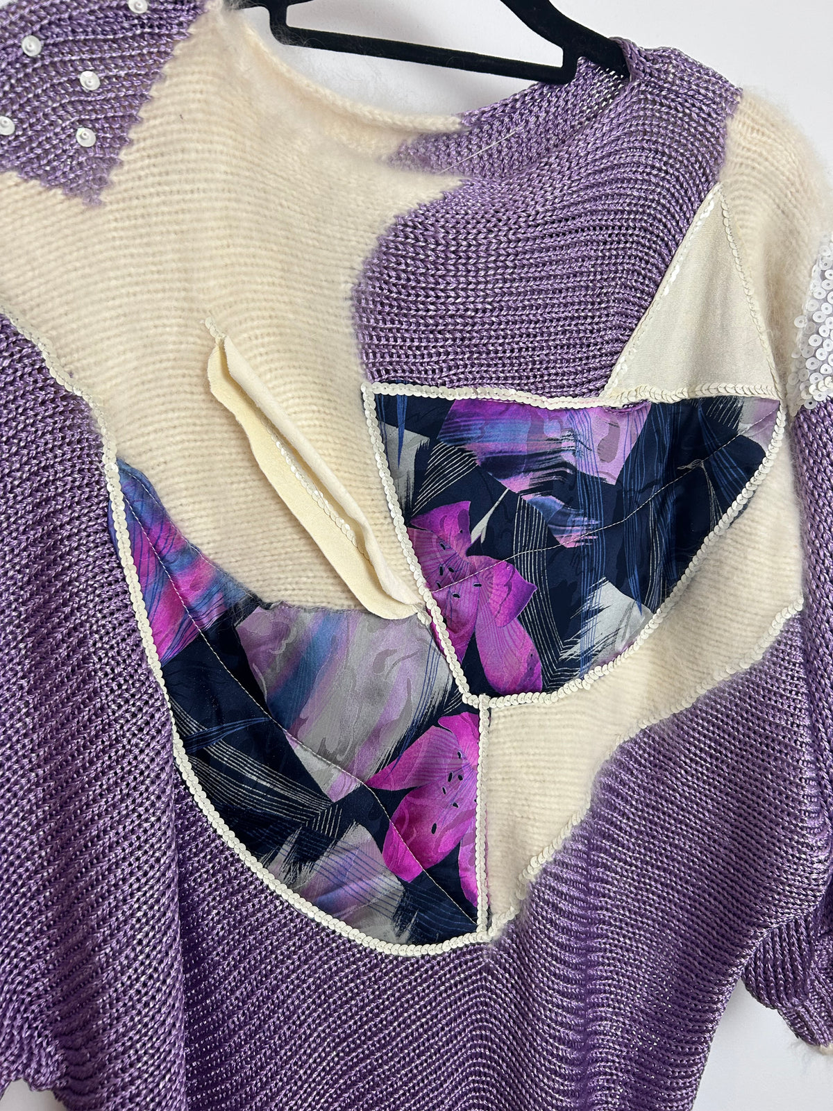 Vintage 1980s Size 12-14 Lilac & Cream Applique & Sequin Detail Slouchy Bat Wing Jumper