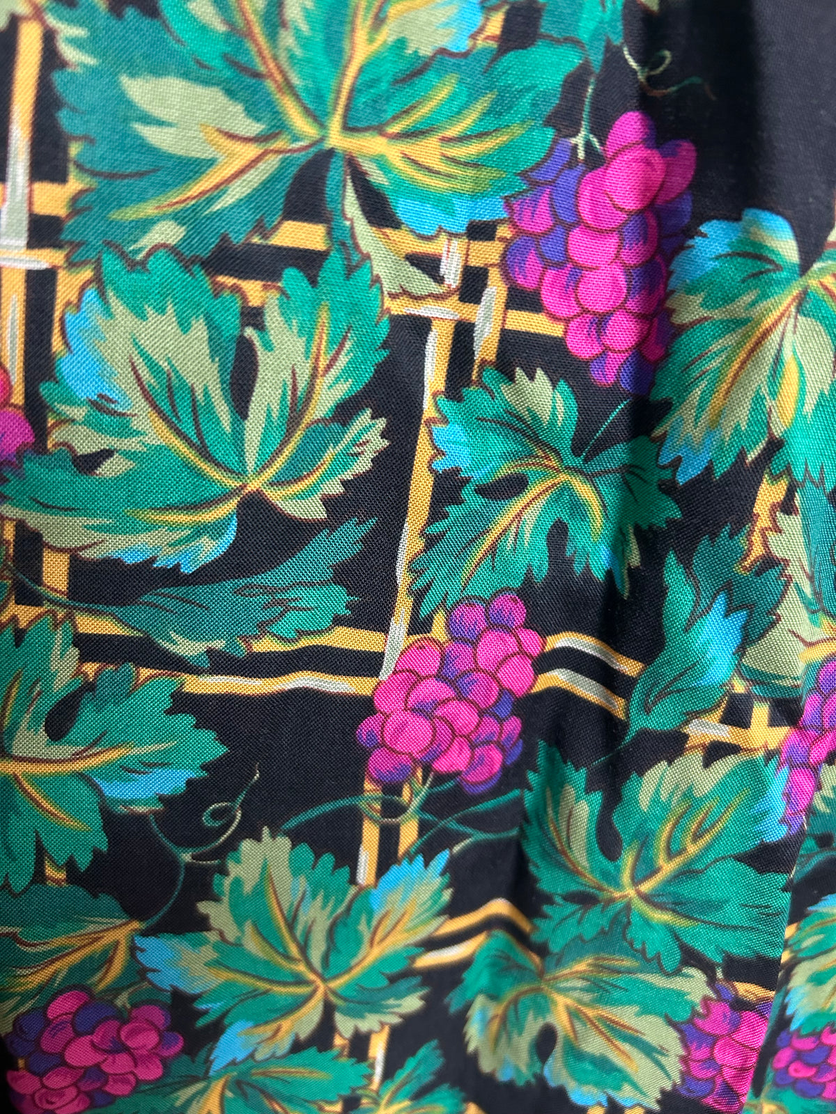 Vintage Late 1980s SUTTLES & SEAWINDS Size Small (8-10) Green Black & Pink Trellis & Grapevine Print Culotte Style Jumpsuit