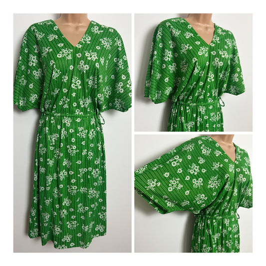Vintage Early 1980s Size 14-16 Green & White Floral & Polka Dot Print Pull Tie Sides Day Dress