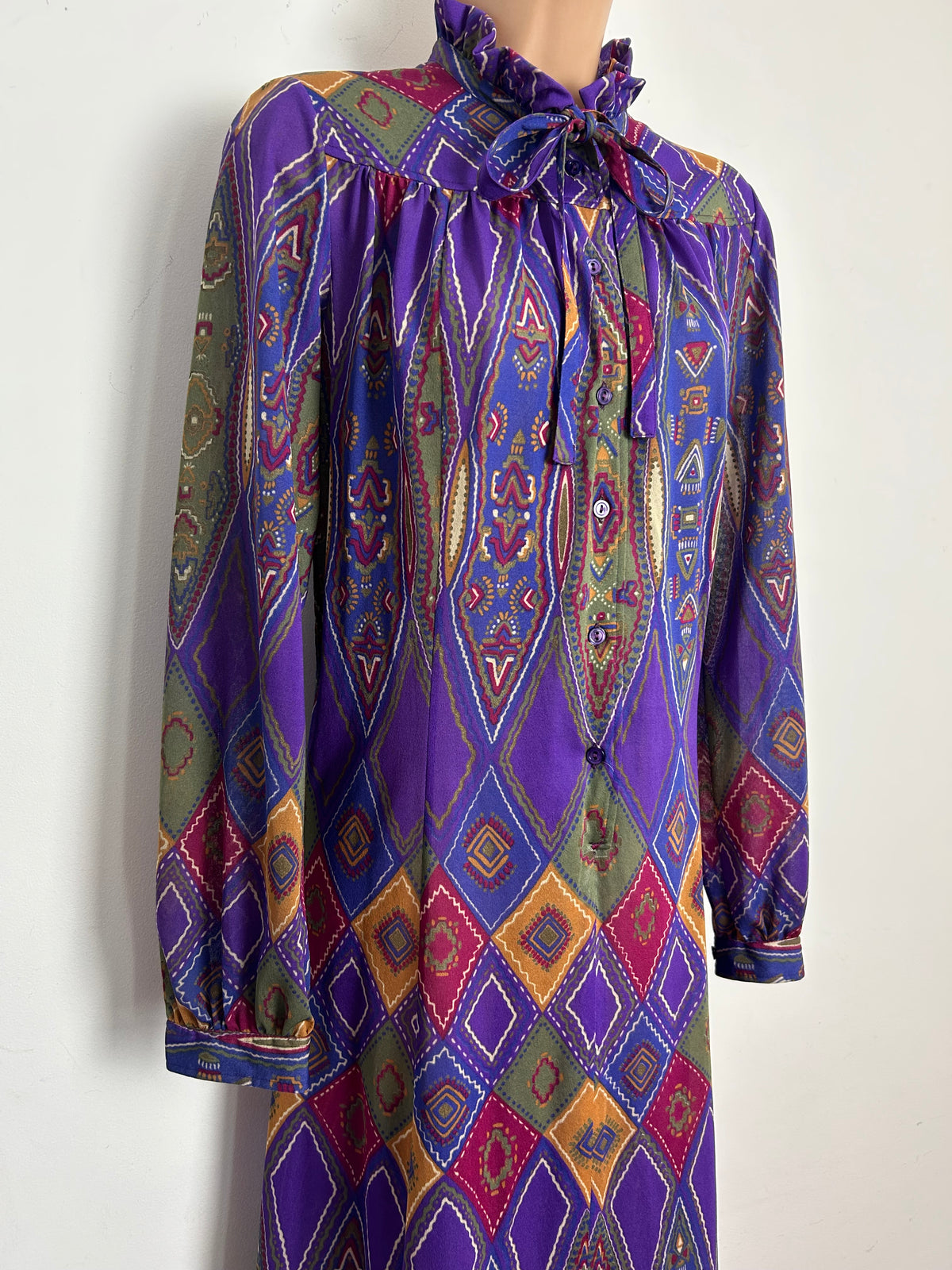 Vintage 1970s GIOVANNOZZI Size 14-16 Purple Mustard & Pink Abstract Diamond Print Long Sleeve Maxi Dress