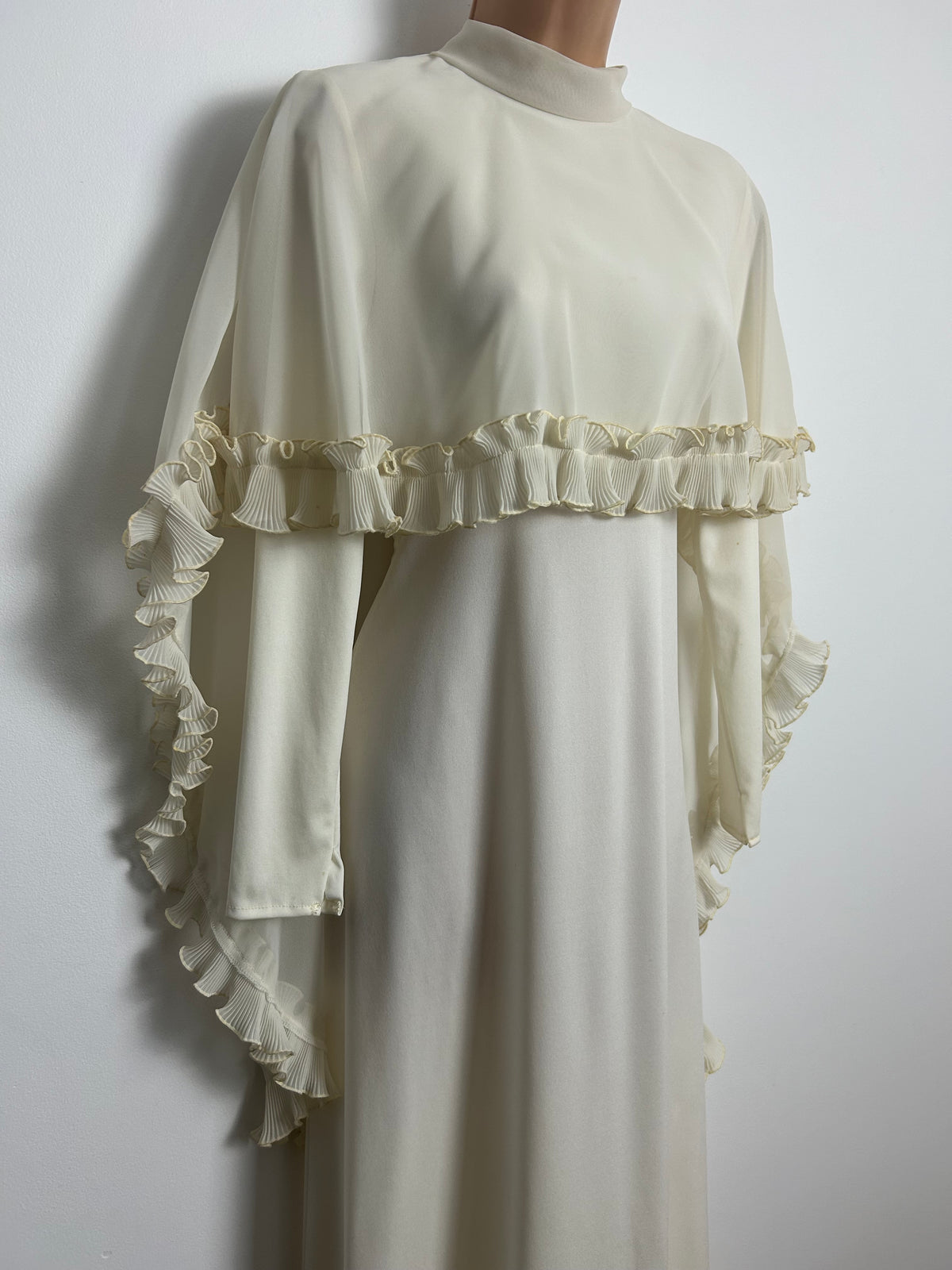 Vintage Early 1970s Size 8 Cream Chiffon Cape Overlay Long Sleeve Boho Occasion Dress Hostess Gown