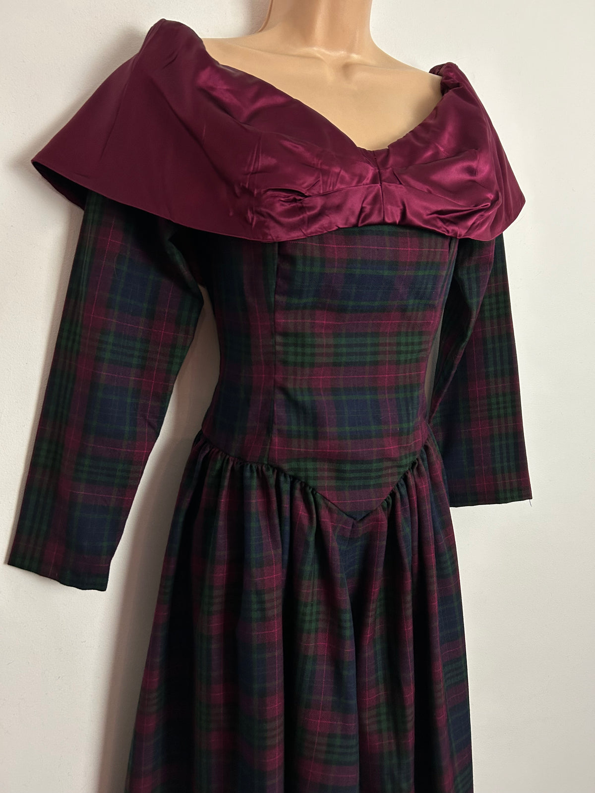 Vintage 1980s UK Size 8 (Poss 8-10) Dark Green & Claret Tartan Check Bardot Neck Christmas Gown/Dress