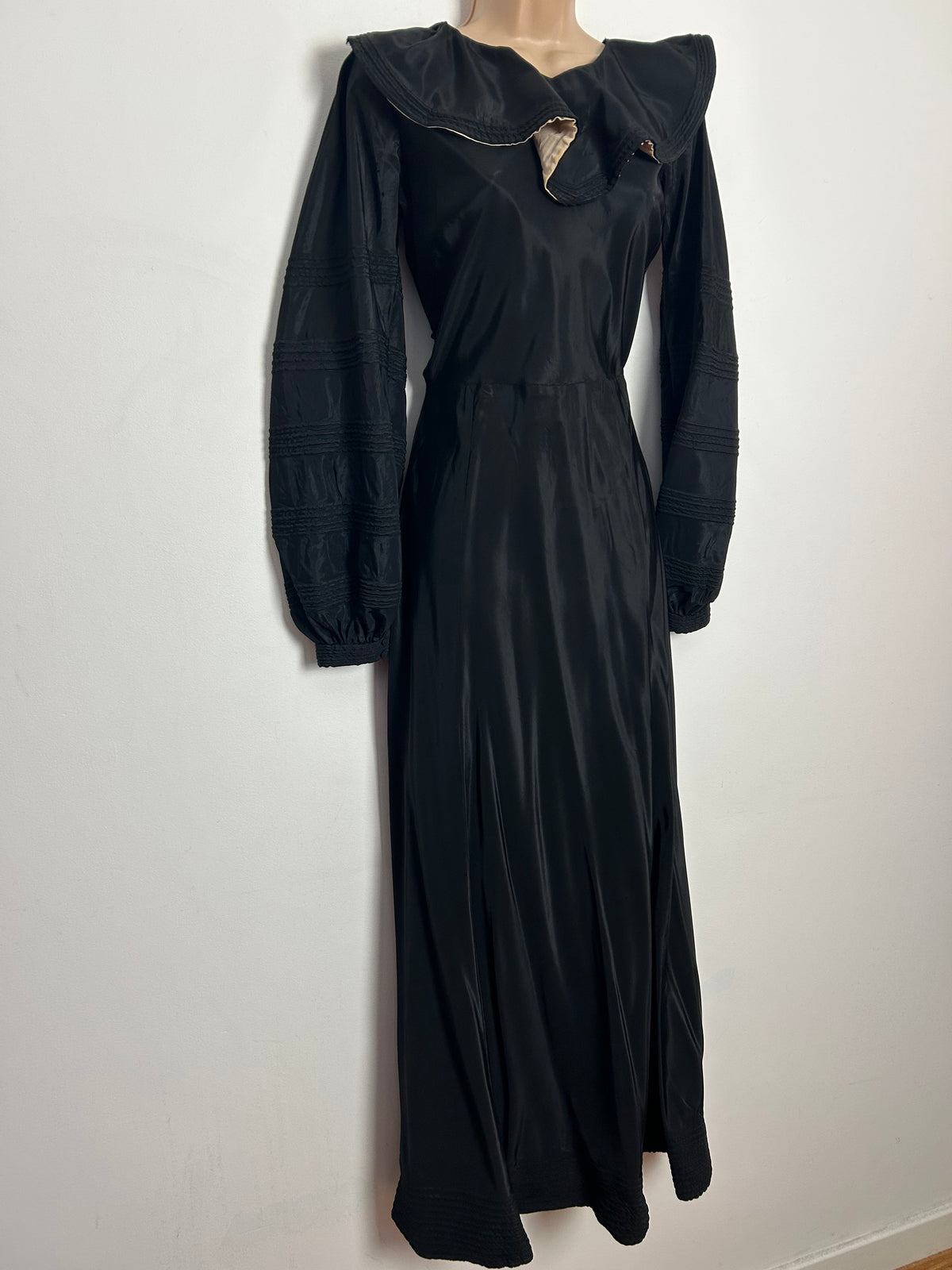 Vintage Collectable Antique 1930s Size 8 Homemade Black Satin Acetate Ruffle Collar Maxi Dress