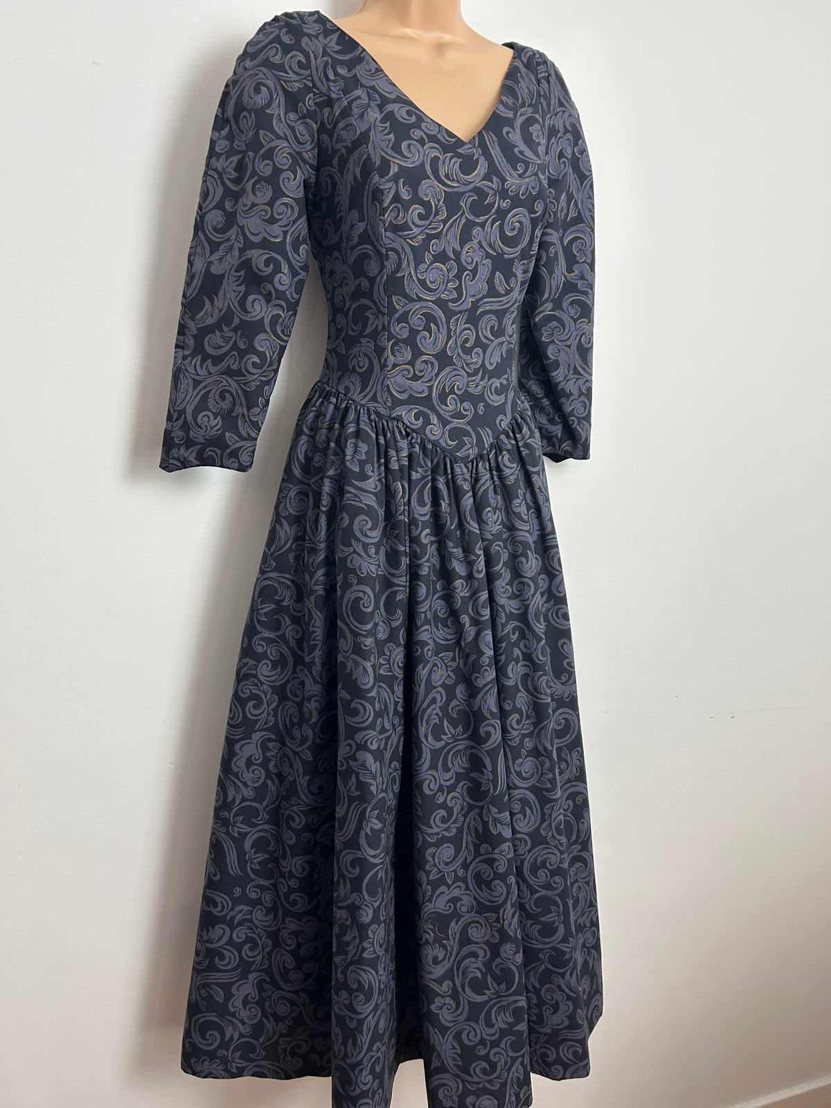 Vintage 1980s LAURA ASHLEY Size 8 Dark Grey & Gold Pattern Occasion Ballgown Dress