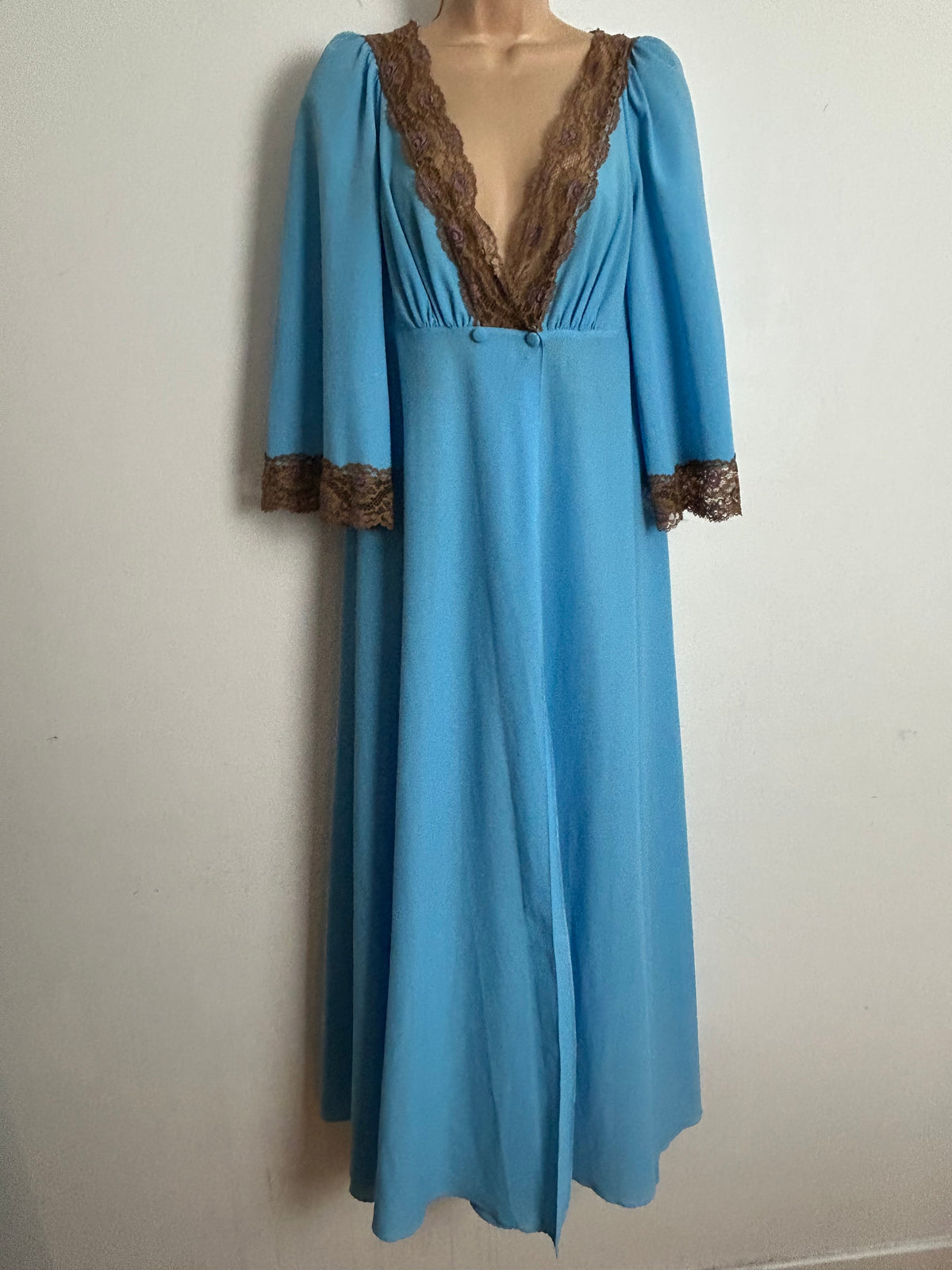 Vintage Late 1960s Size 10 Blue & Brown Lace Trim Matching Peignoir Set