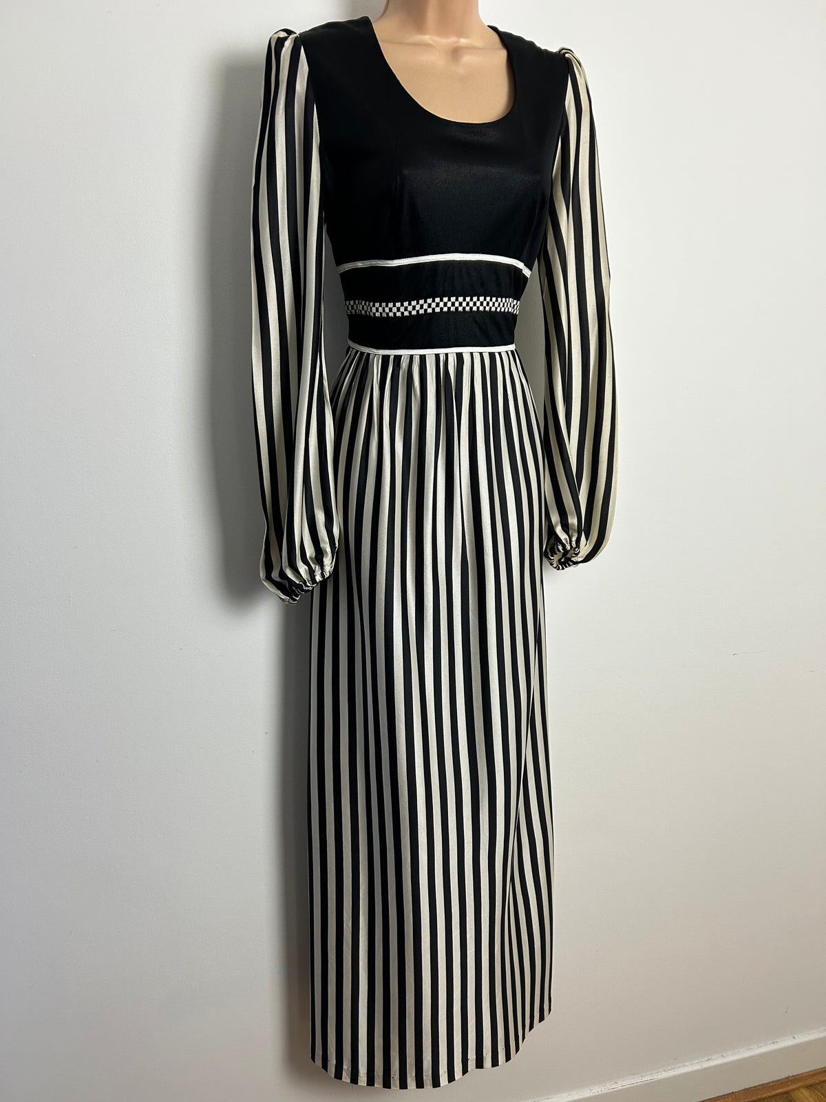 Vintage 1970s DEVONSHIRE LADY Size 10 Black & White Vertical Stripe Long Sleeve Maxi Dress