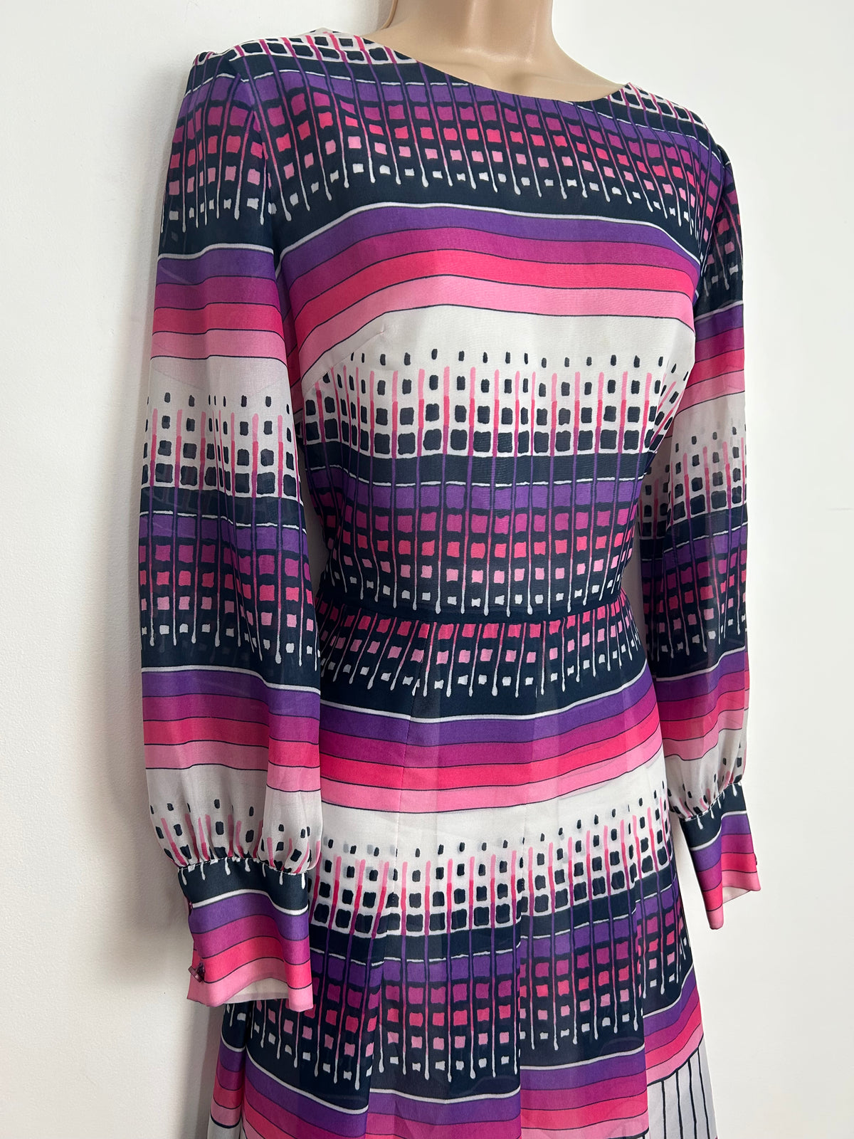 Vintage 1970s EIN FINK Size 12 Black White Pink & Purple Geometric & Stripe Print Long Sleeve Pleated Dress