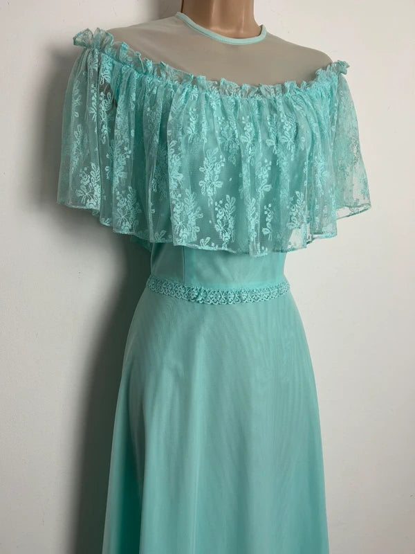 Vintage 1970s Size 6-8 Mint Green Nylon Lace Frill Prairie Boho Maxi Dress