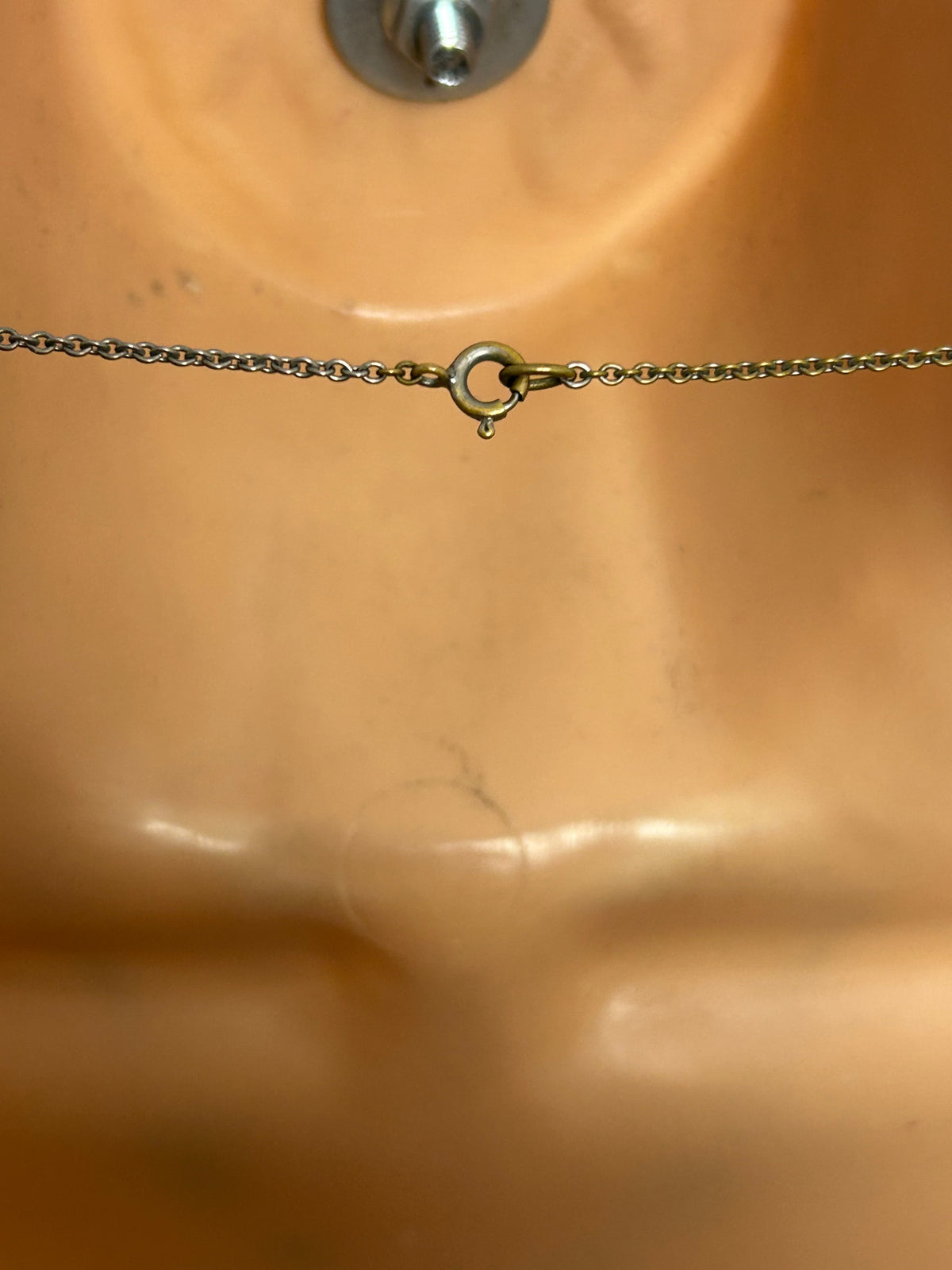 Vintage 1930s Art Deco Green Glass Bead & Gold Tone Filigree Necklace